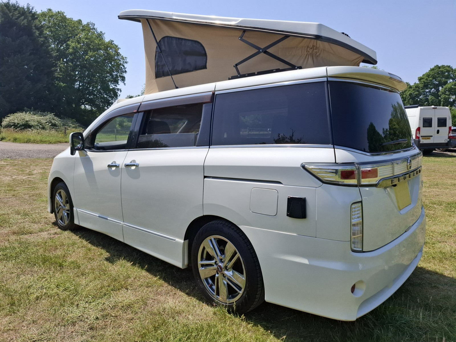 Nissan Elgrand E52 Highway Star