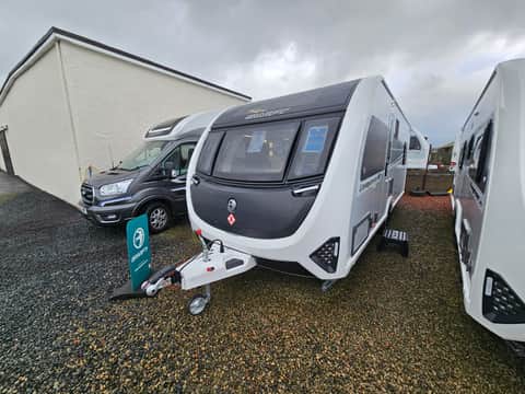 Swift Conqueror Grande 560 L