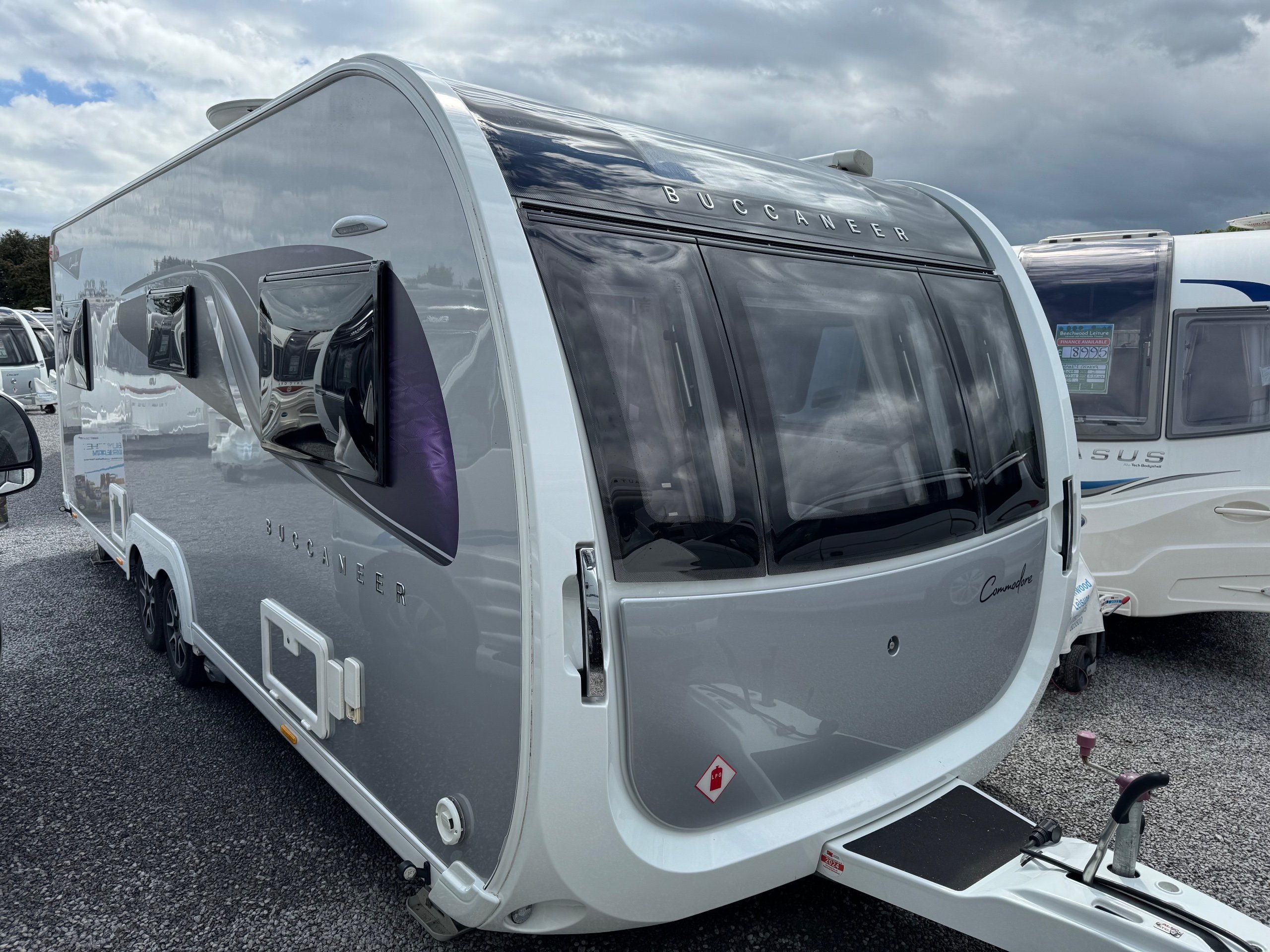 2022 Buccaneer Commodore