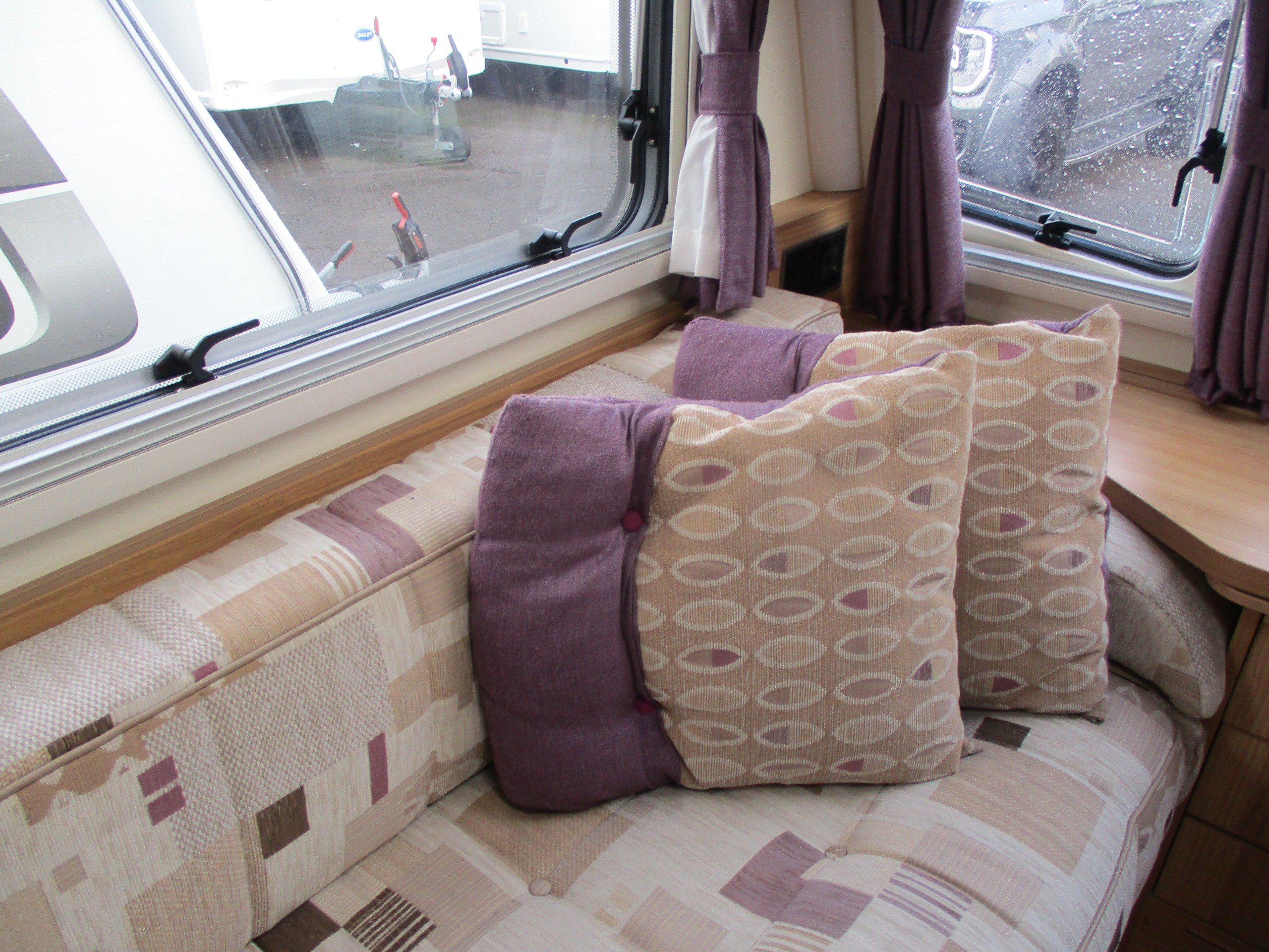 2013 Bailey Unicorn Seville 2-Berth Caravan with Motor Mover
