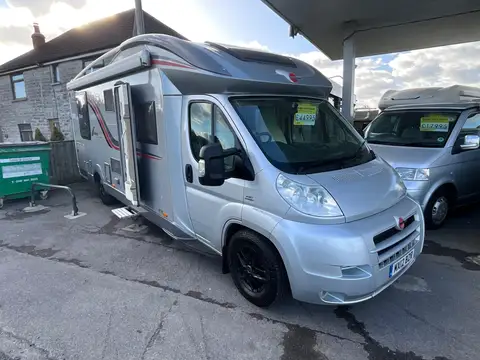 2012 Burstner Ixeo Plus IT724