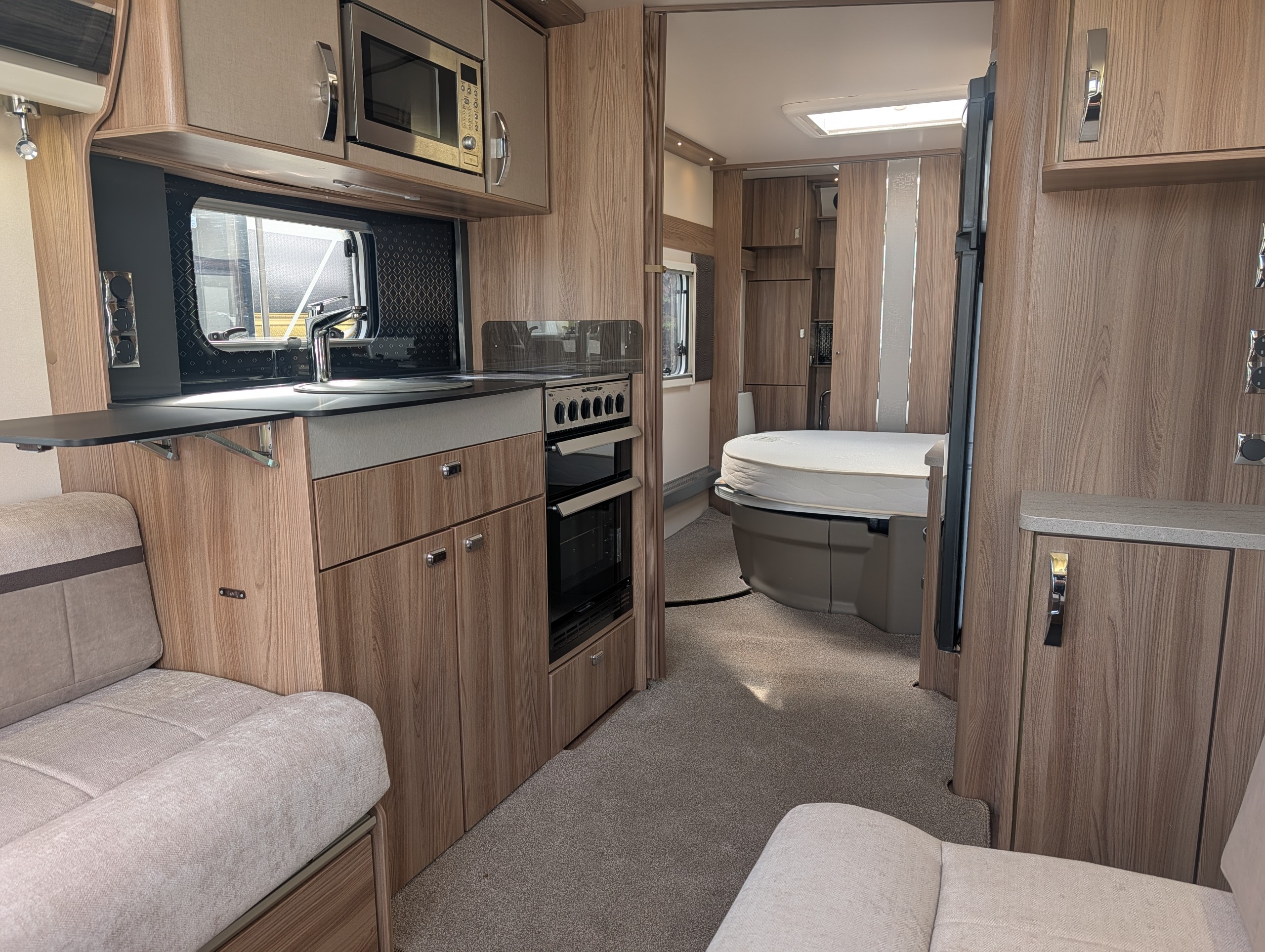 Swift Elegance 645