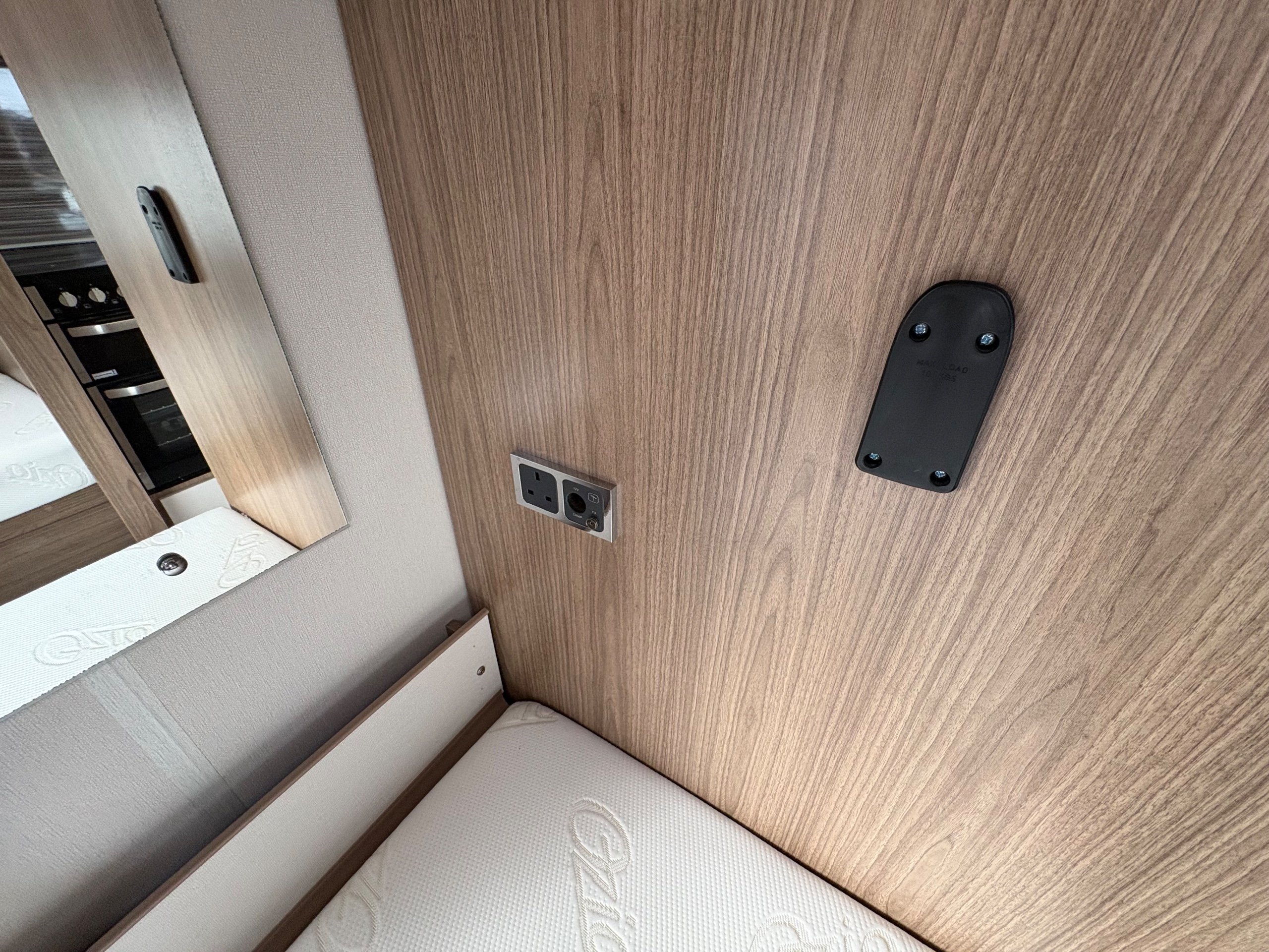 Coachman Vip 565