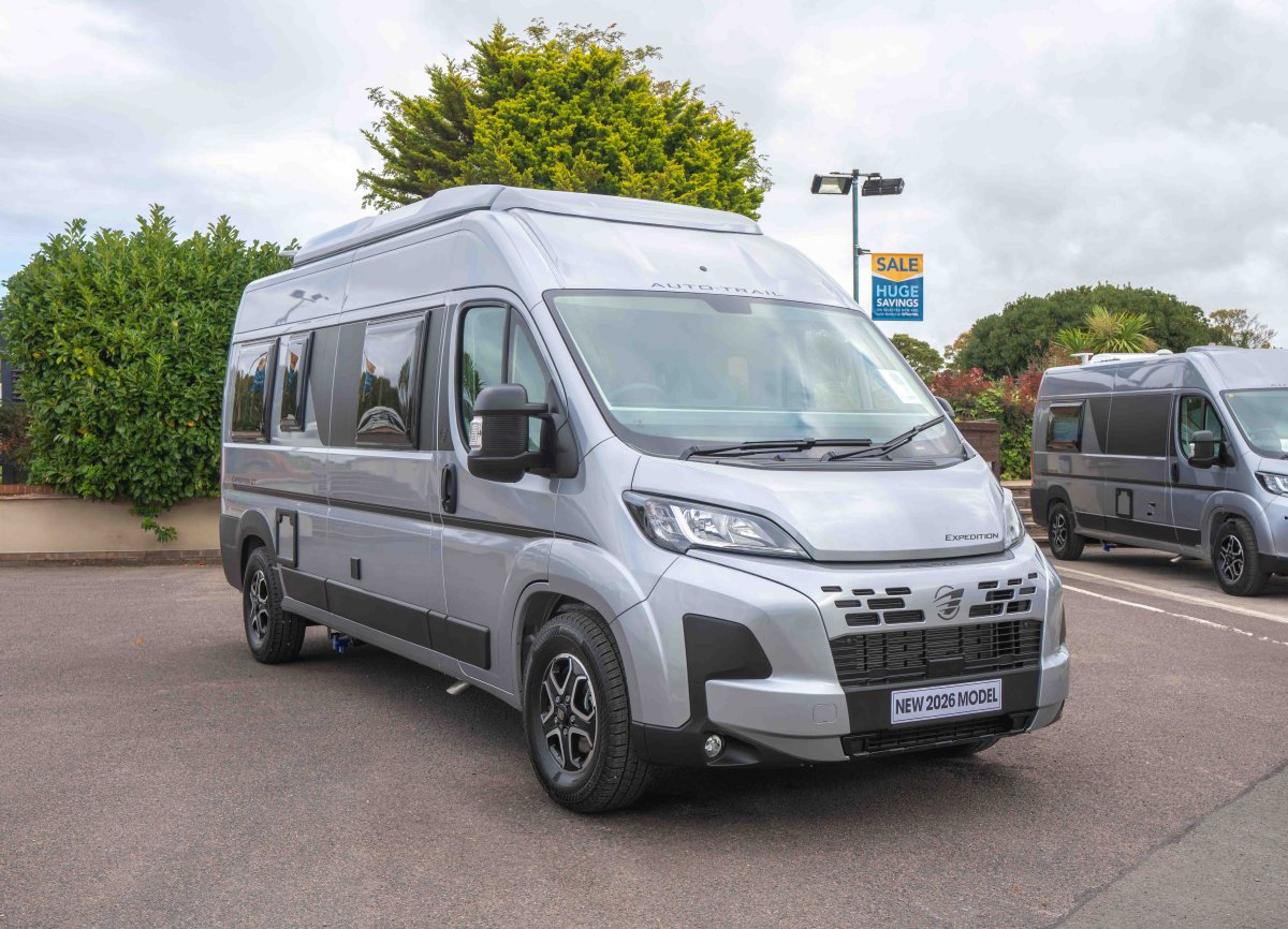 Auto-Trail Expedition 67 140BHP Automatic 2-Berth Motorhome