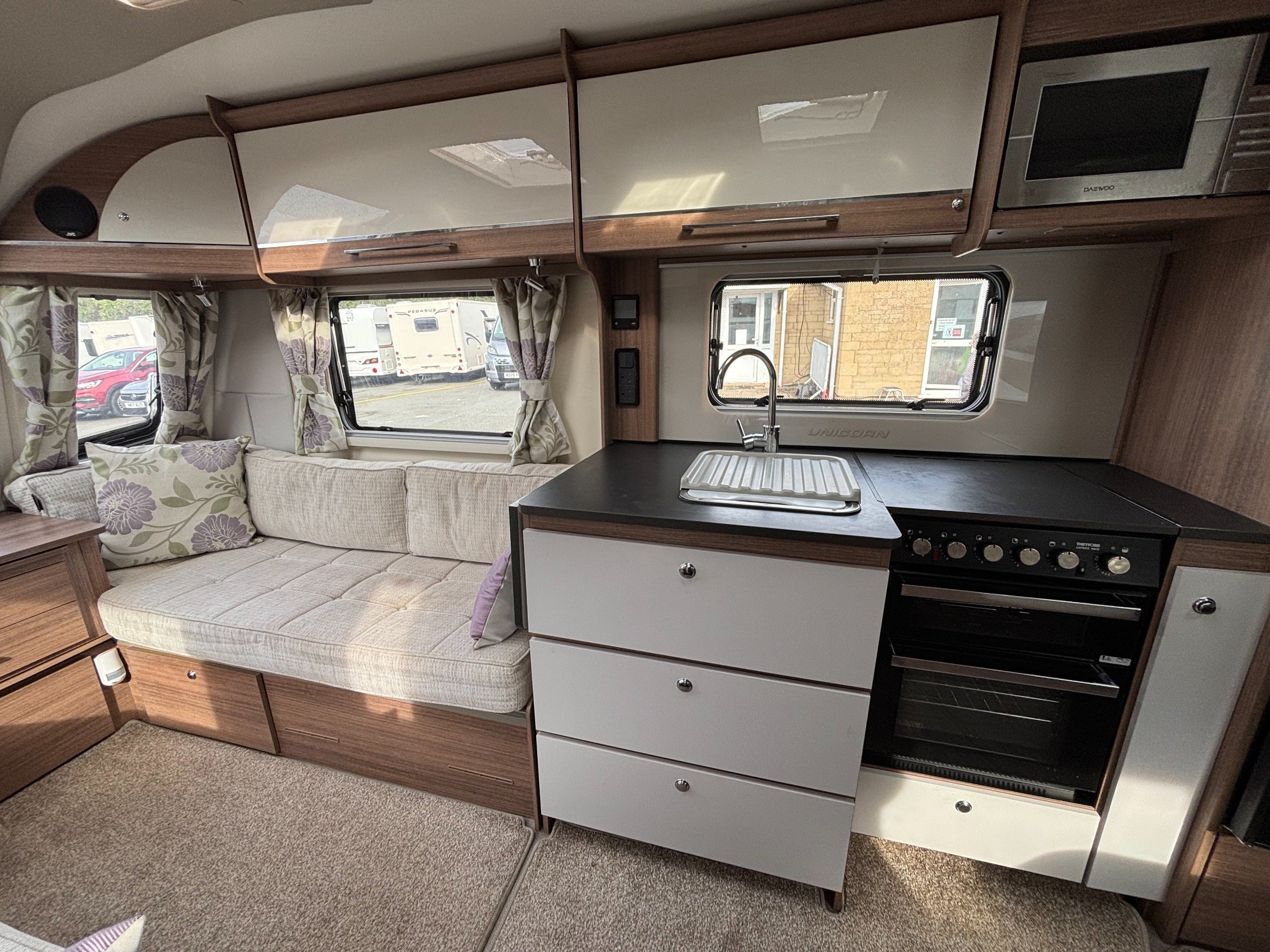 Bailey Unicorn Madrid S4