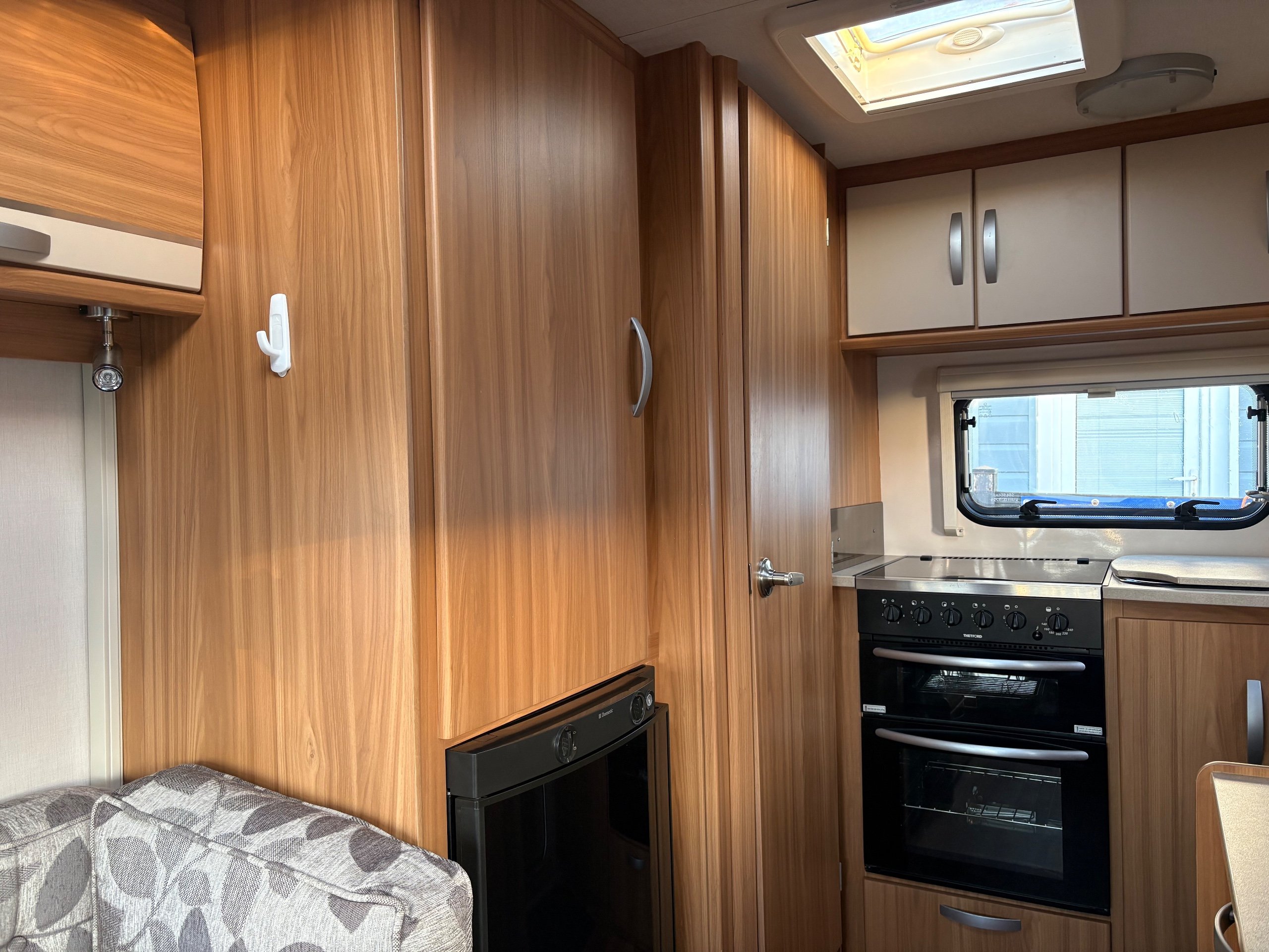 2014 Lunar Ariva - Lightweight 2-Berth Compact Caravan