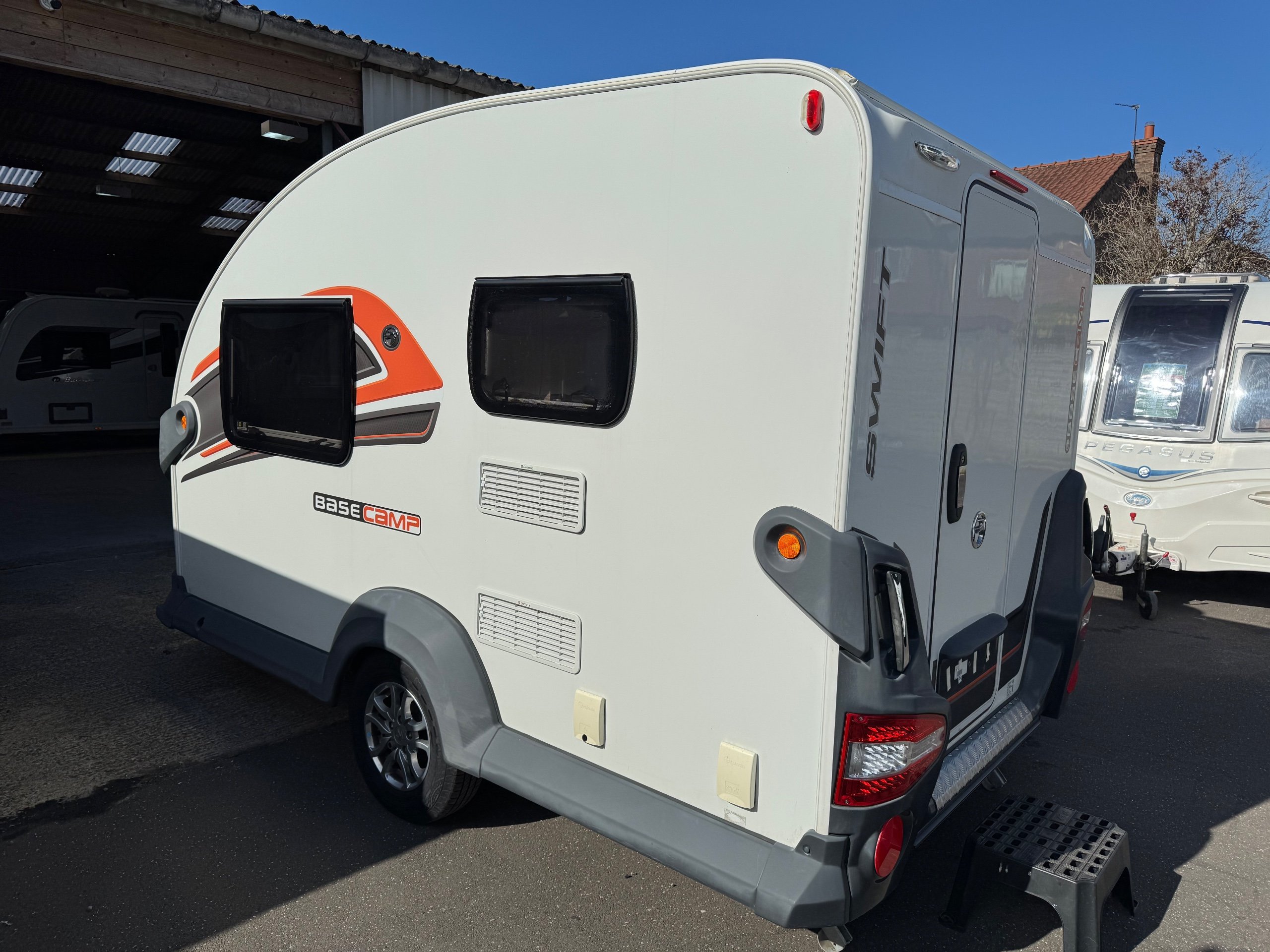 2017 Swift Basecamp