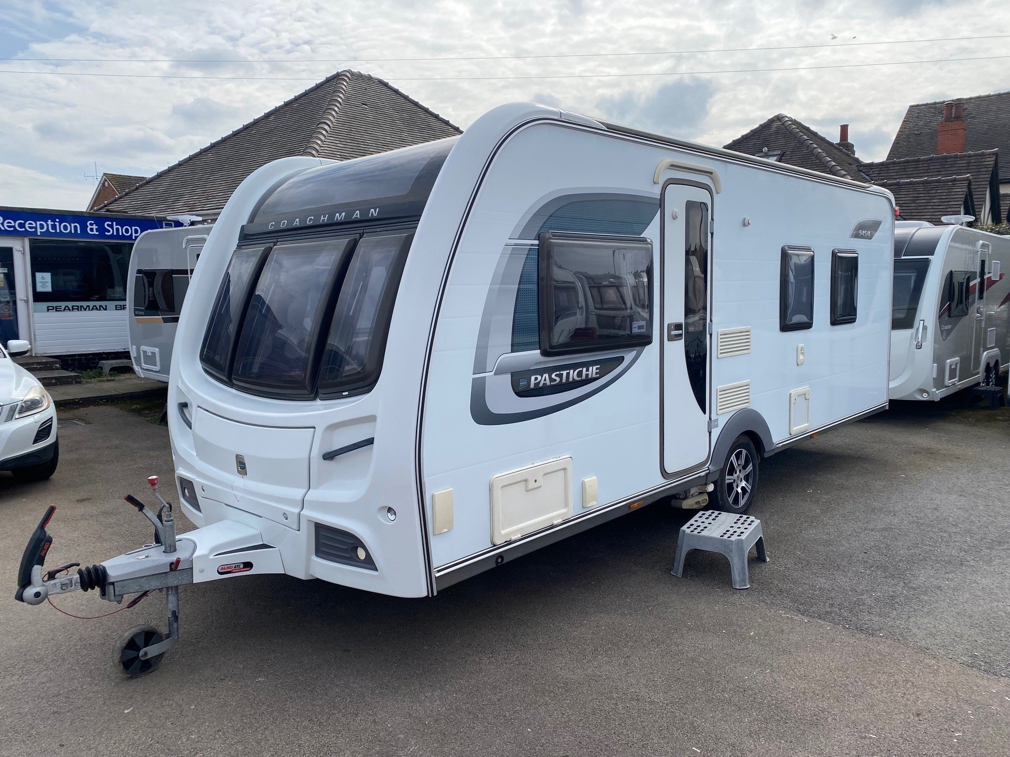 Coachman Pastiche 545