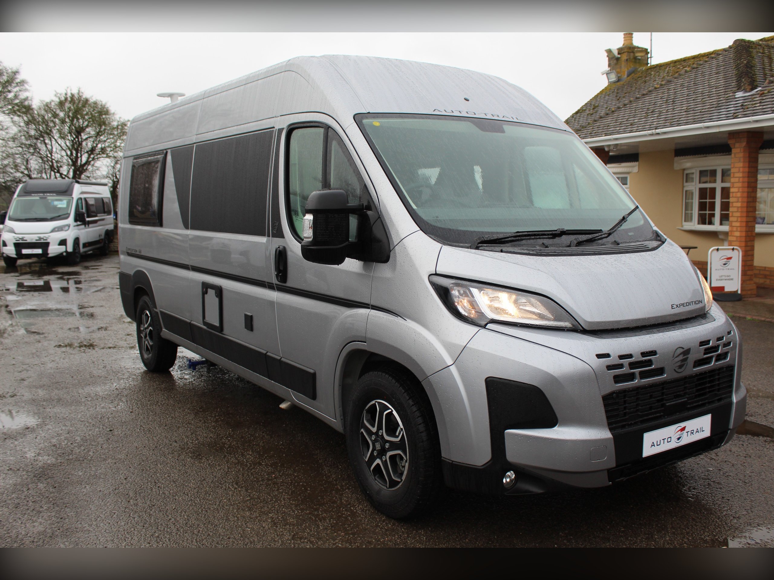 2026 Auto-Trail Expedition 66 WRAP AROUND SEATING