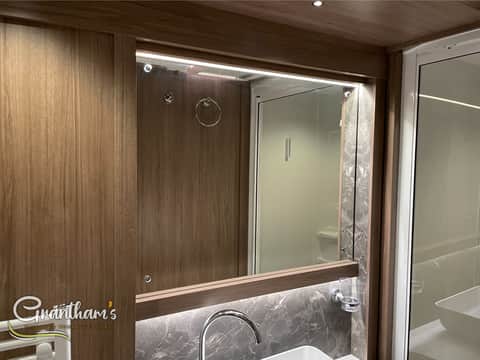 Coachman Vip 575