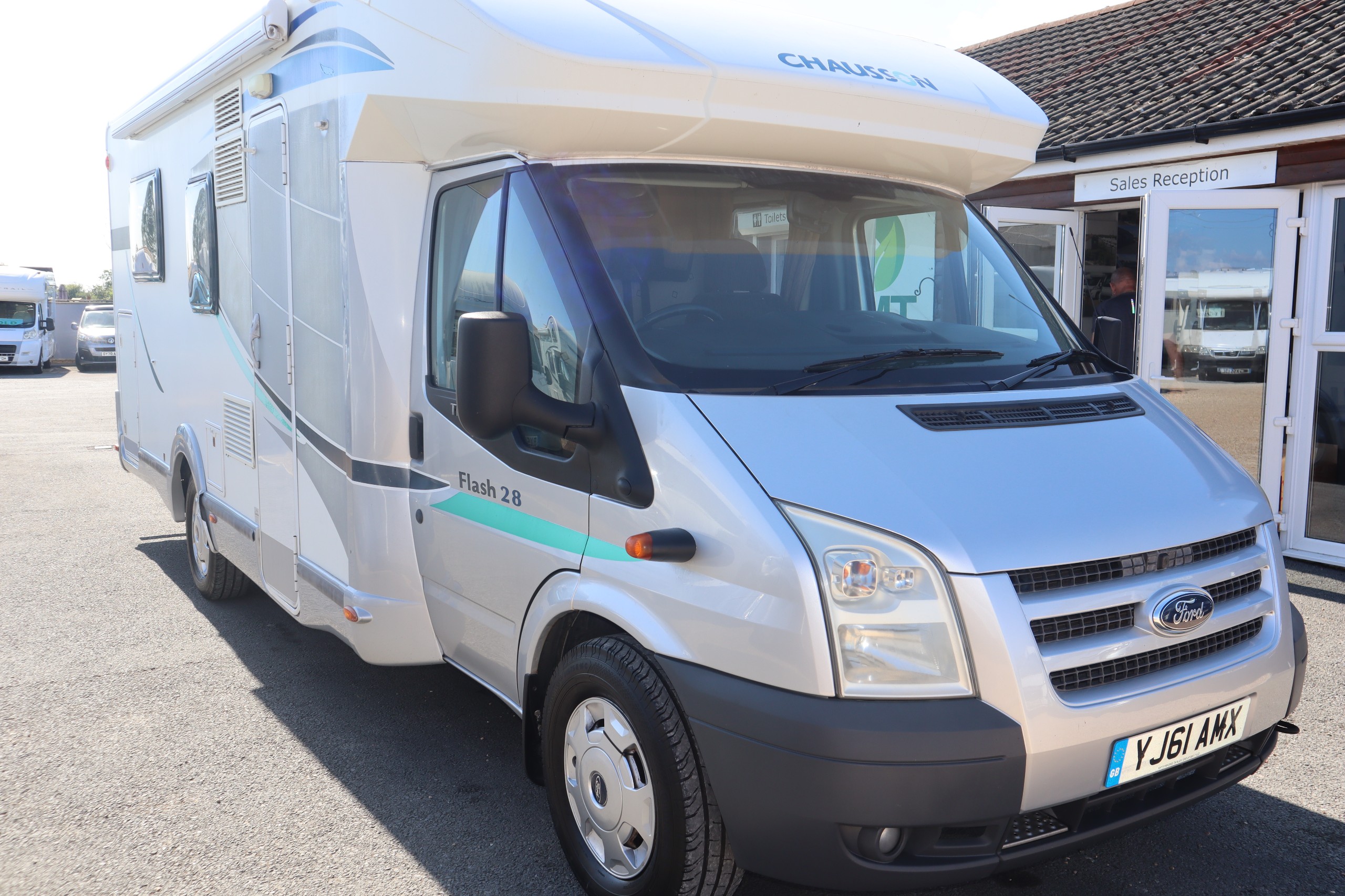 Chausson Flash Ford Transit, 3 Berth, 4 Belts, Fixed Bed, MOT, 12 Months Warranty, Habitation Service