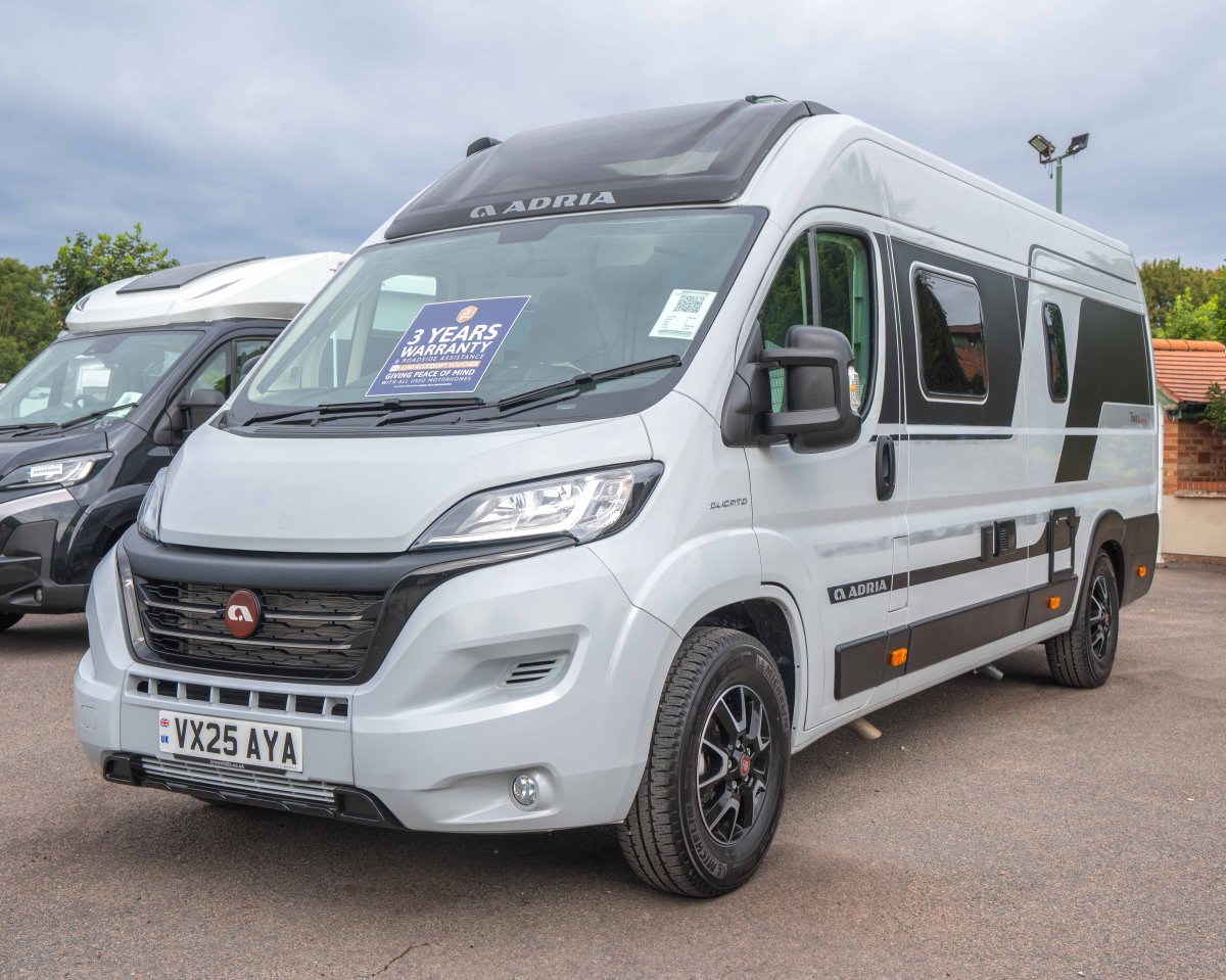 Adria Twin Supreme 640 SPB Family 140BHP