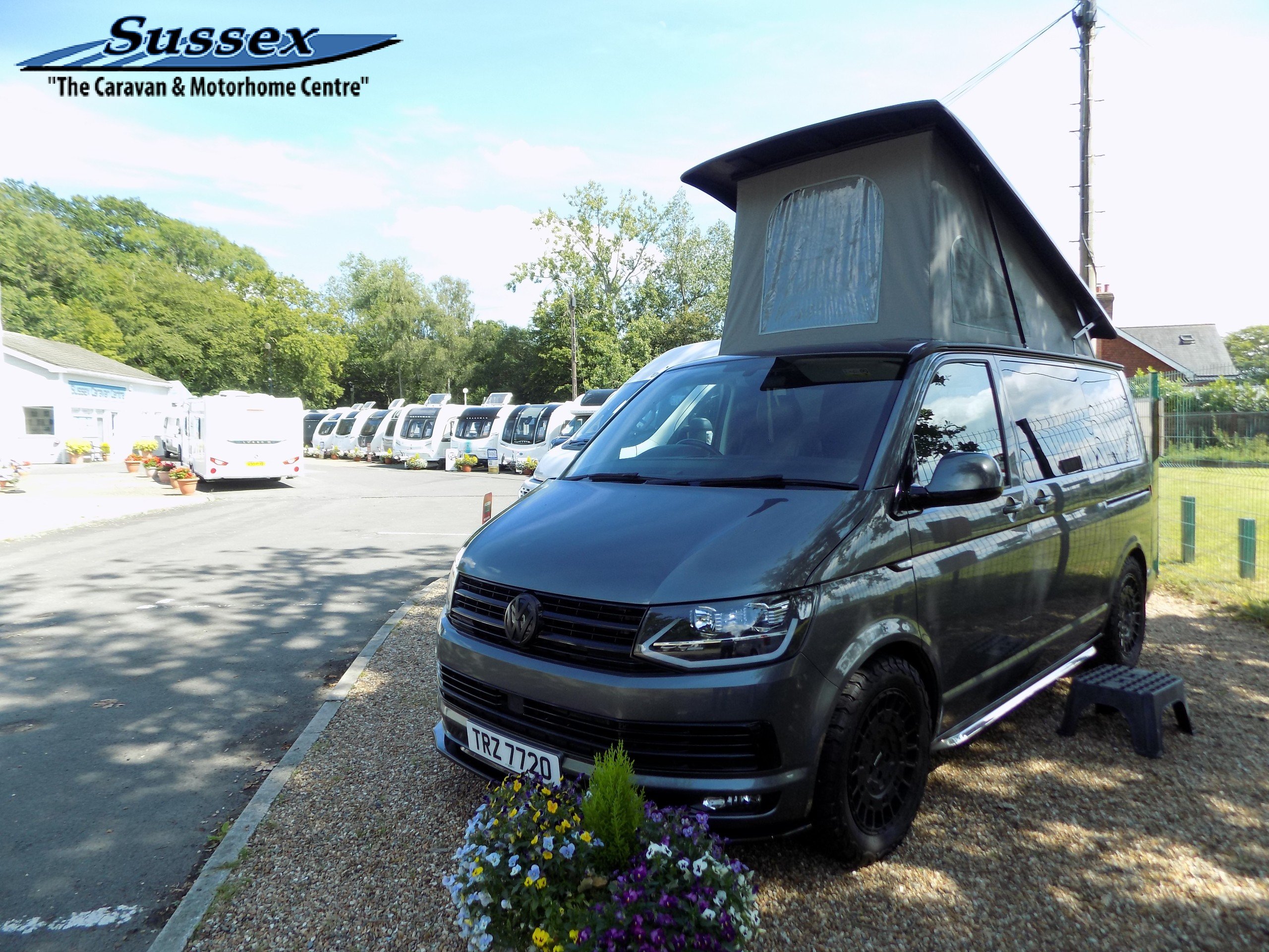 Volkswagen Transporter T28 BlueMotion Highline 2.0 TDI Bespoke Leisure Campervan