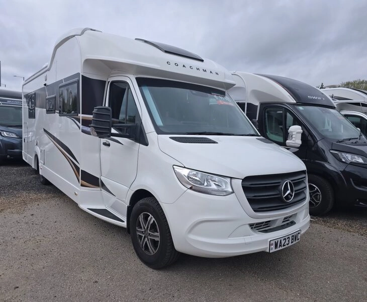 2000 Coachman Travel Master