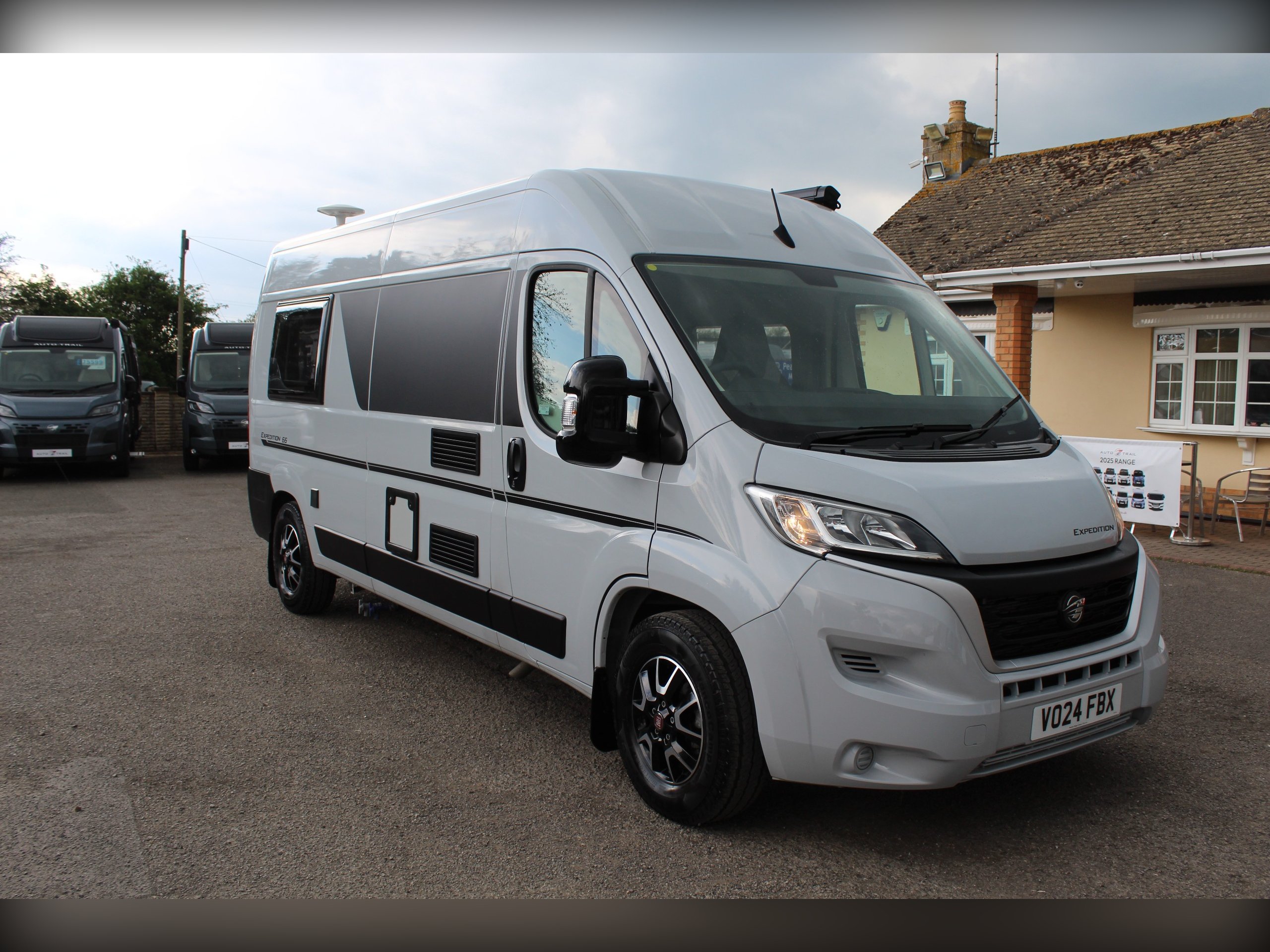 2024 Auto-Trail Expedition 66