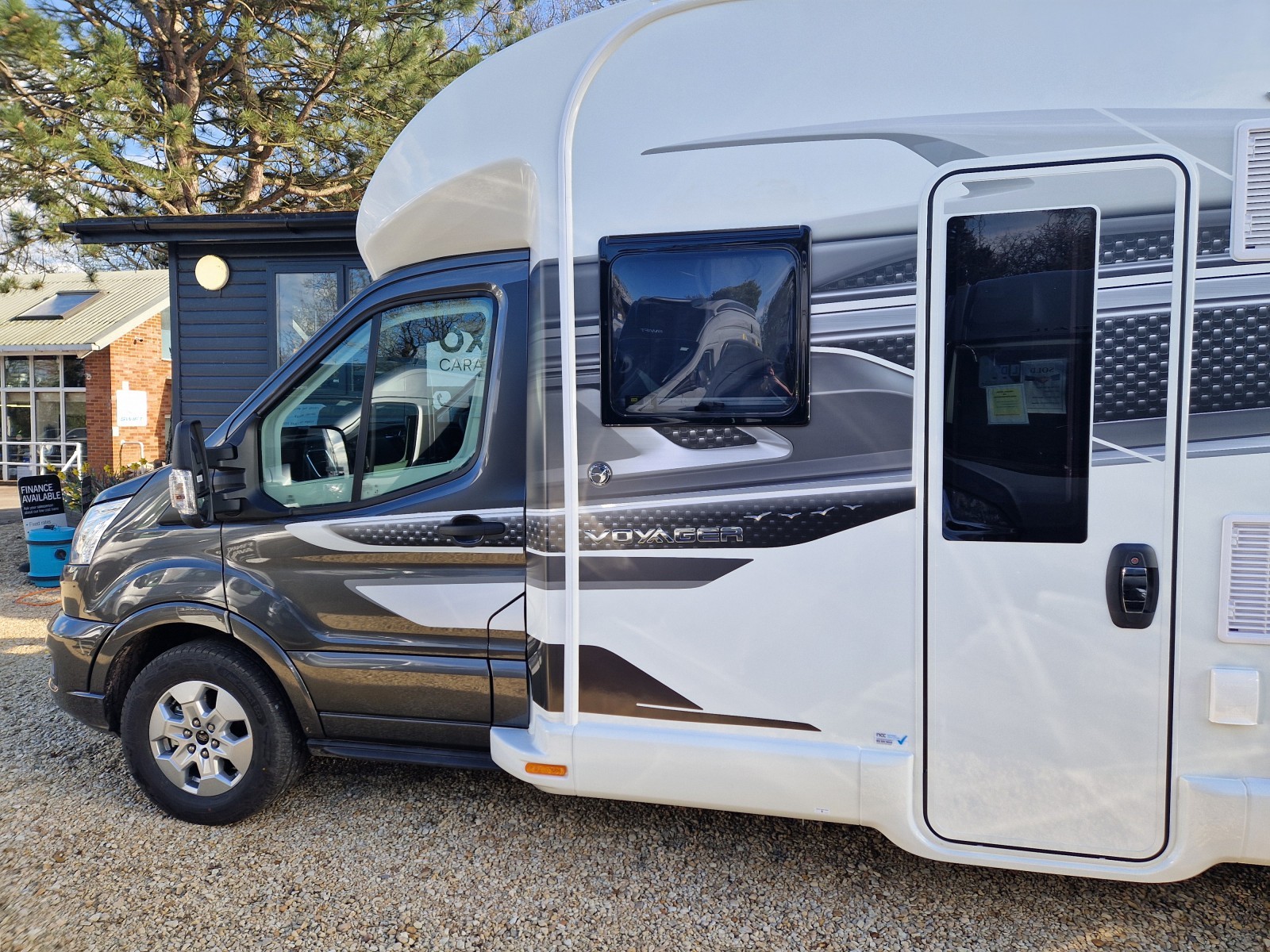 Swift Voyager 594