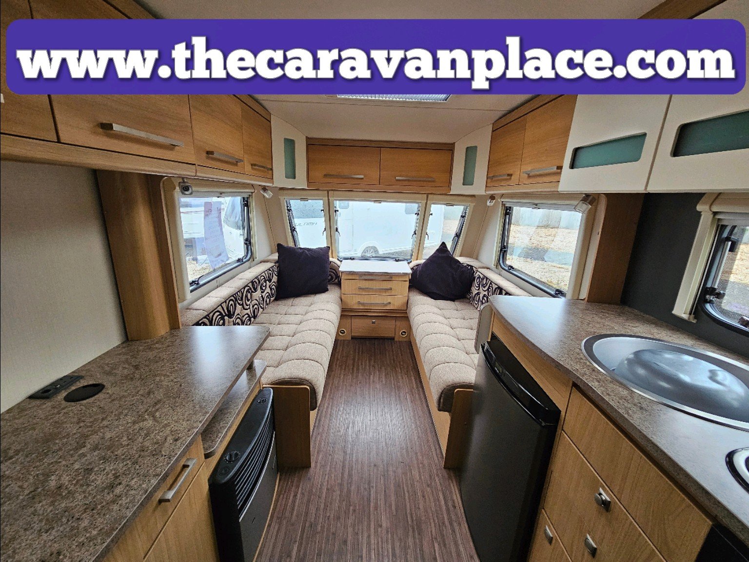 Elddis Avante 462 (2011) Lightweight 2-Berth Caravan with End Washroom
