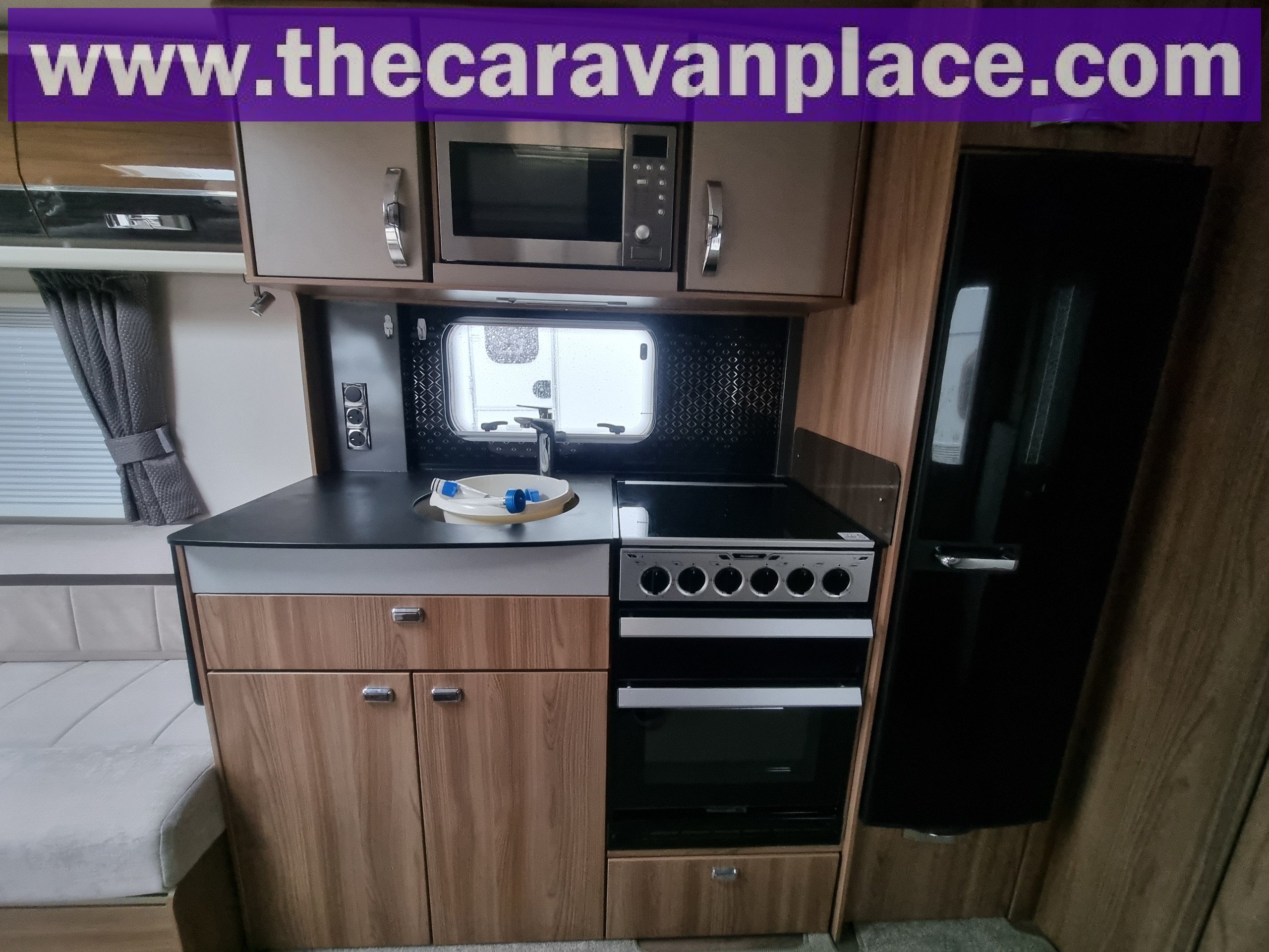 2019 Swift Elegance 480 used 2 berth caravan with end washroom