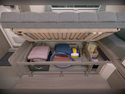 2023 Sprite Quattro FB Twin-Axle 6-Berth Caravan with Fixed Bed