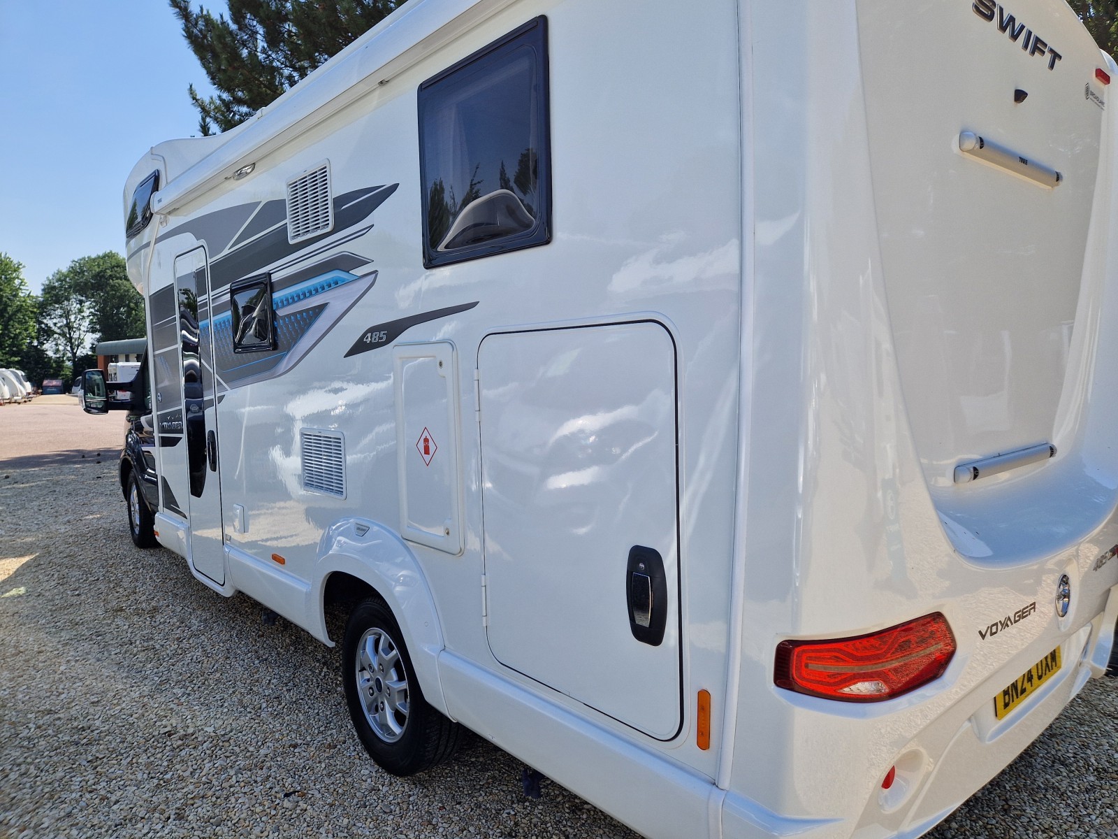 Swift Voyager 485
