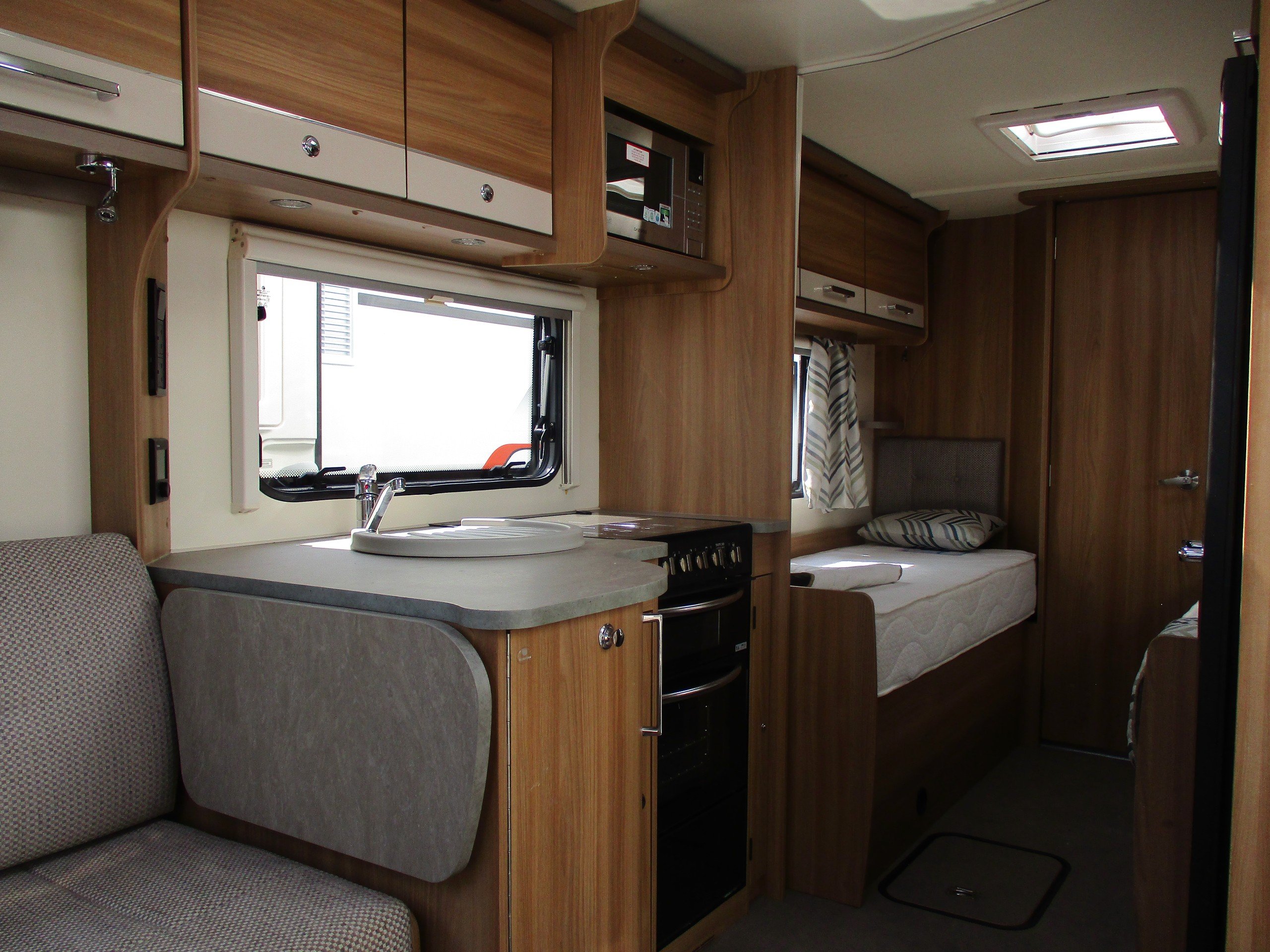 2018 Bailey Pegasus Rimini 4-Berth Caravan with Motor Mover