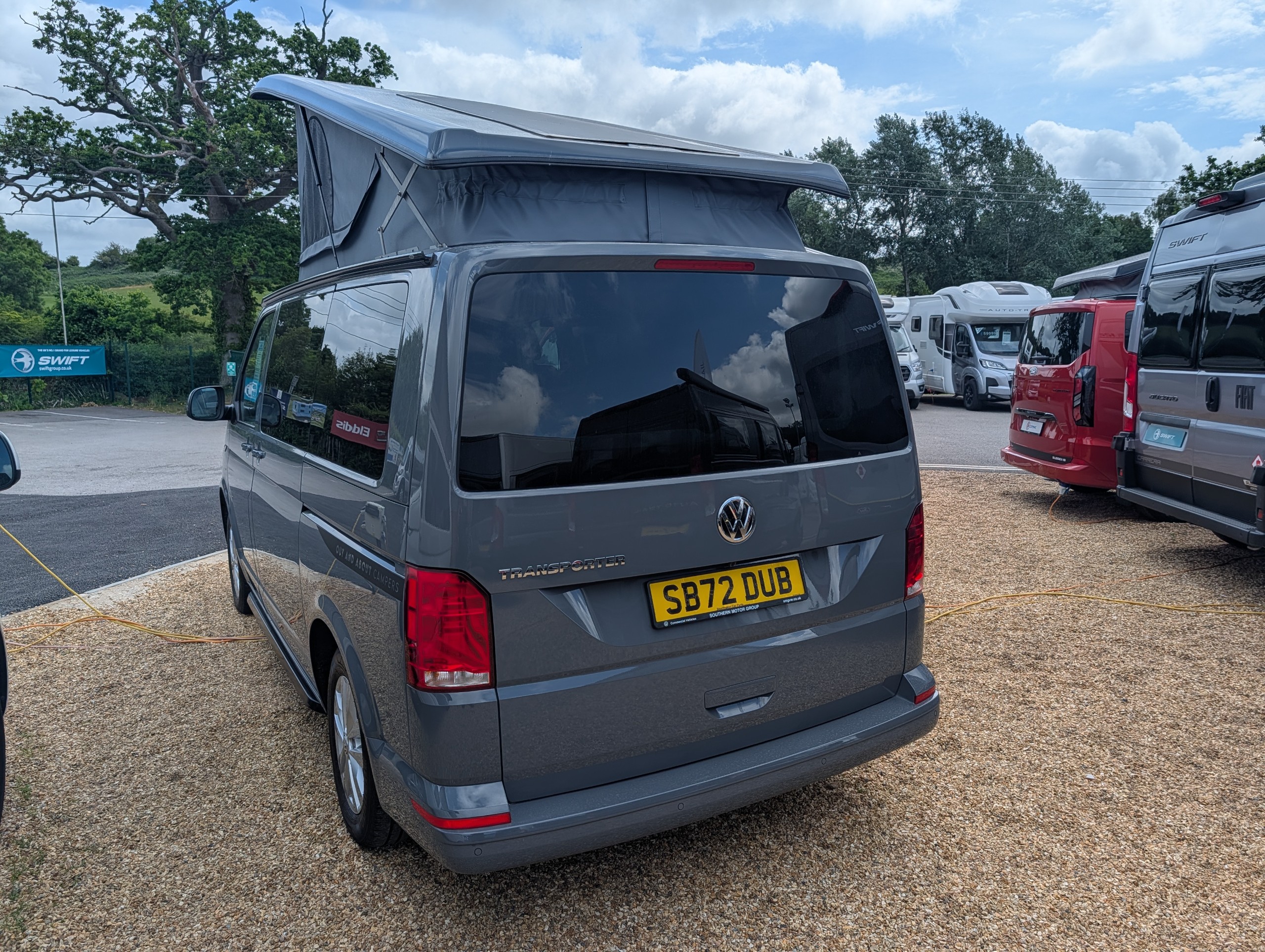 Volkswagen Transporter T28 Highline 2.0 TDI Out and About Camper