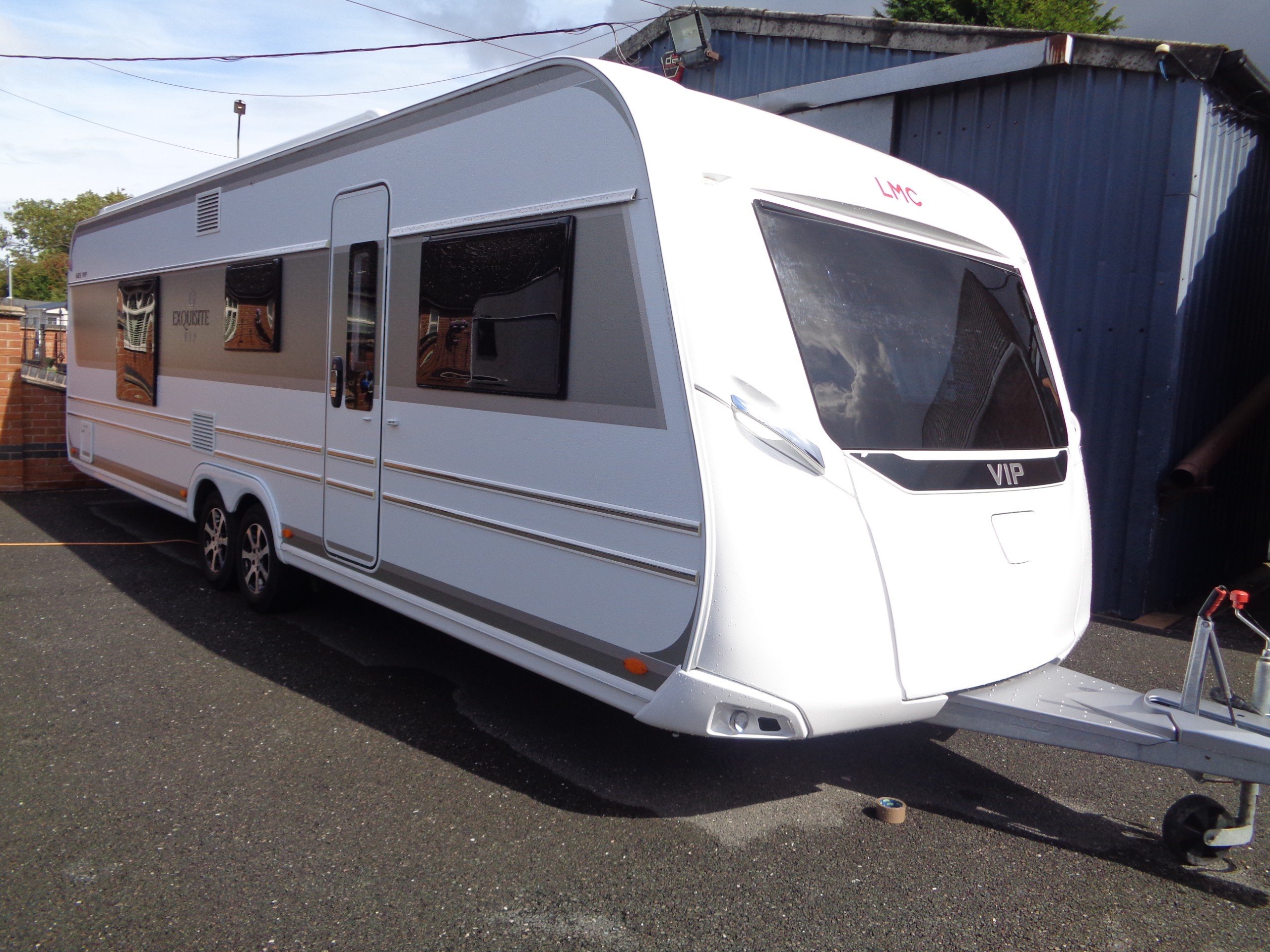 2022 LMC 685 5-Berth Caravan with Fixed Transverse Island Bed