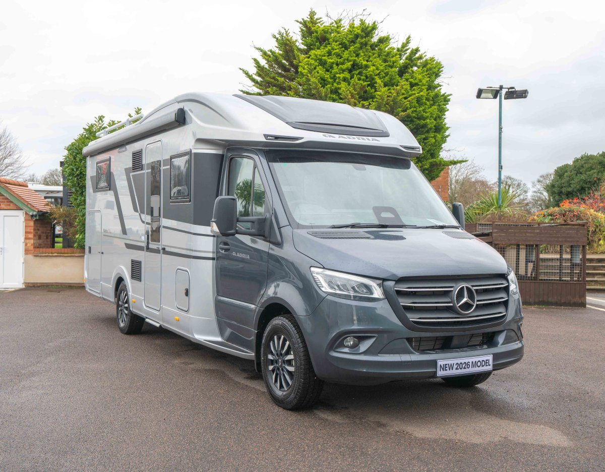 Adria Matrix Supreme MB 670 DL 170BHP Auto