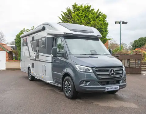 Adria Matrix Supreme MB 670 DL 170BHP Auto