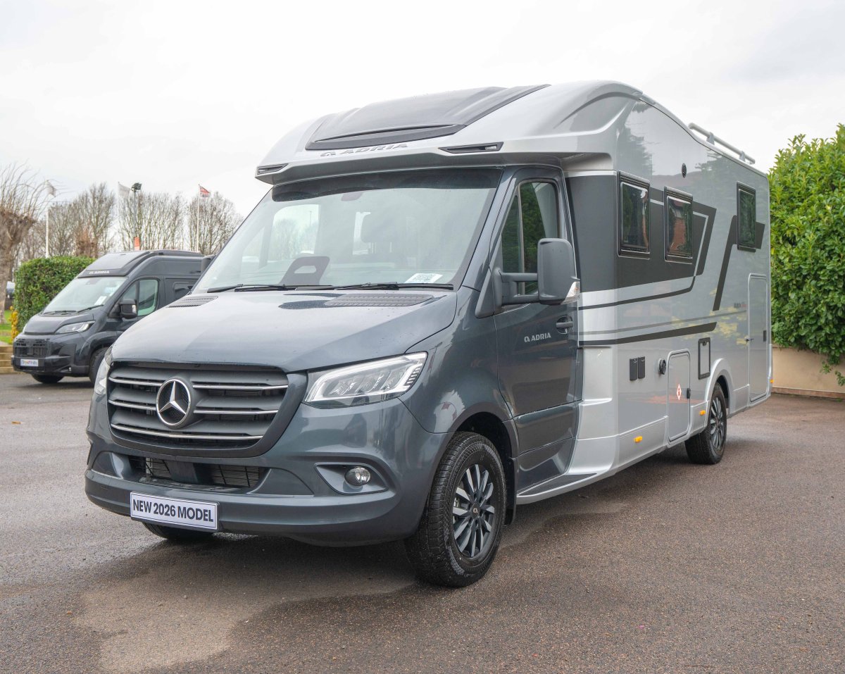 Adria Matrix Supreme MB 670 DL 170BHP Auto