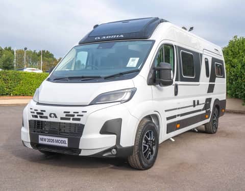 Adria Twin Supreme 640 SLB 140BHP Auto