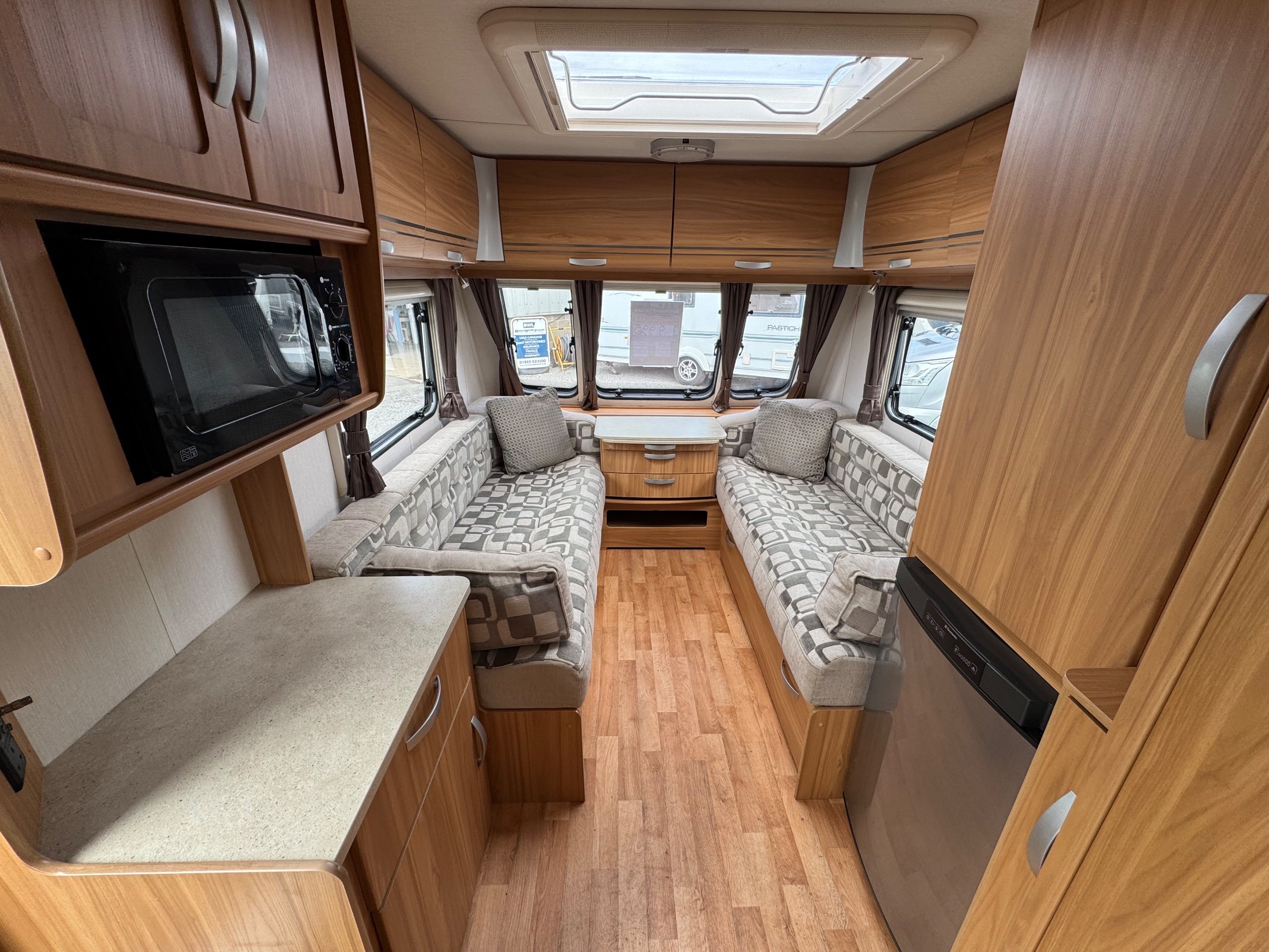 2013 Lunar Stellar - Lightweight 2-Berth Caravan with End Kitchen