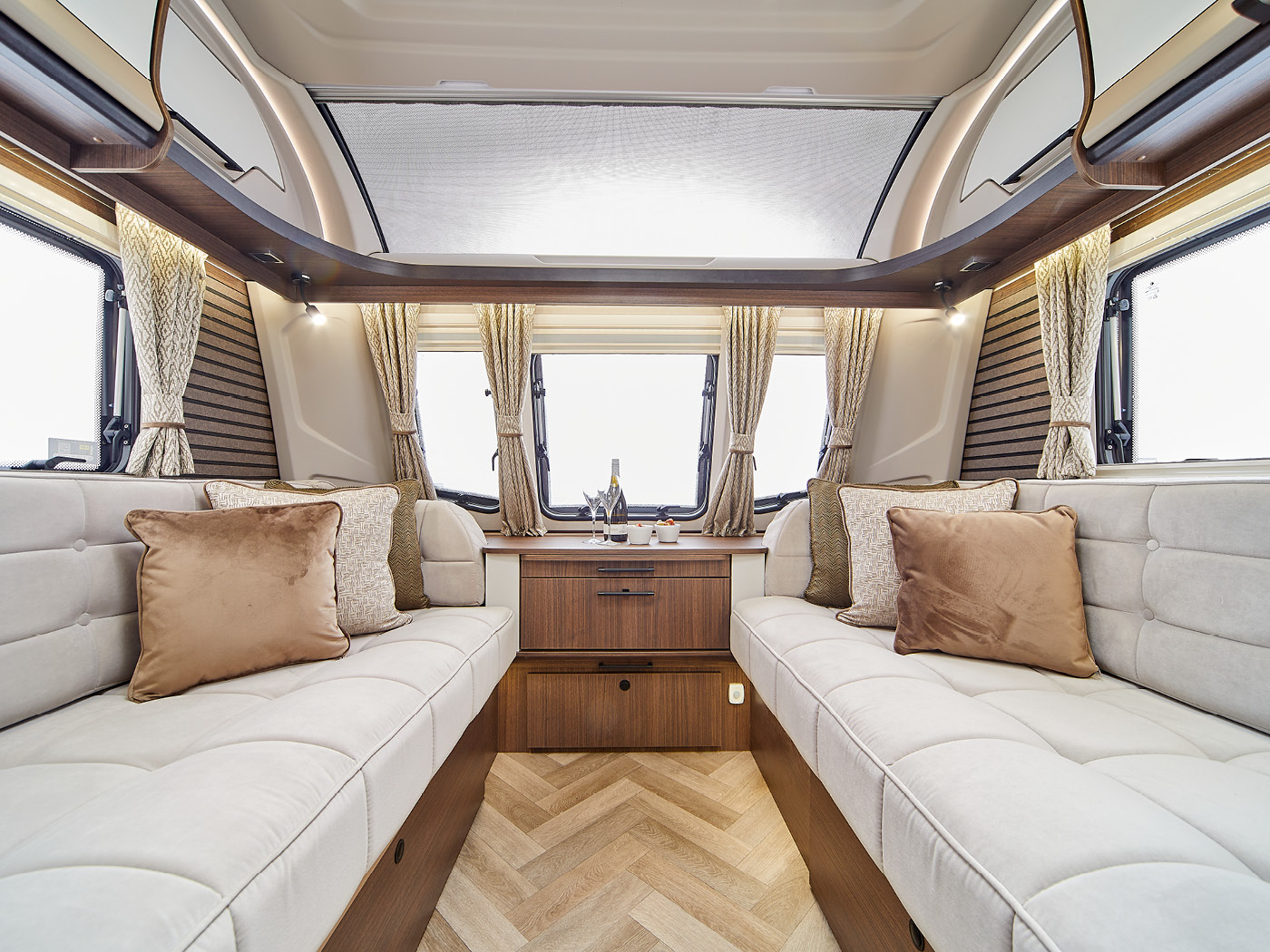 Coachman Laser 875 Xtra — 2027 Season