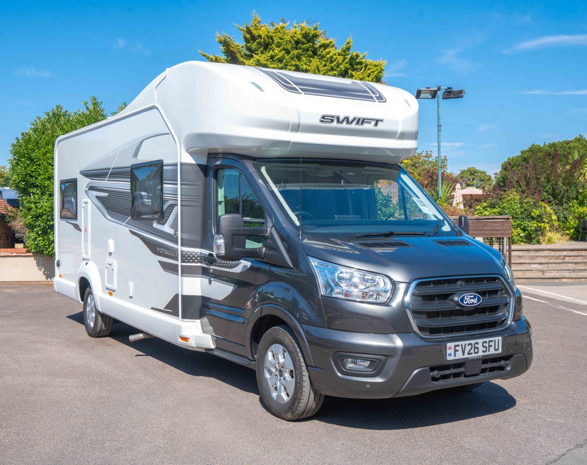 Swift Voyager 475 165BHP Auto