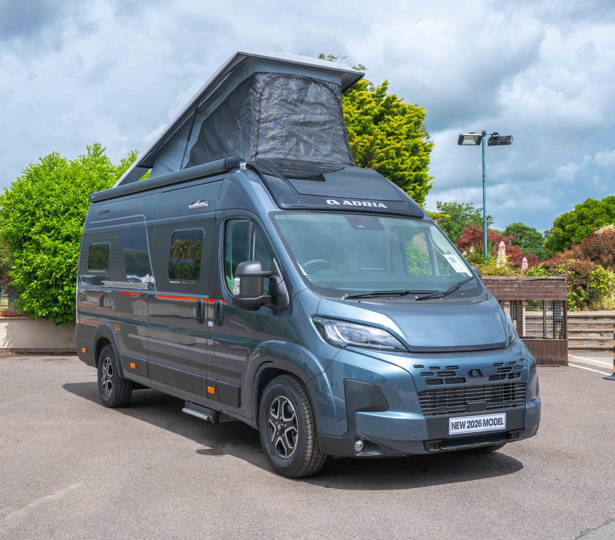 Adria Twin Sports 640 SGX 180BHP Auto