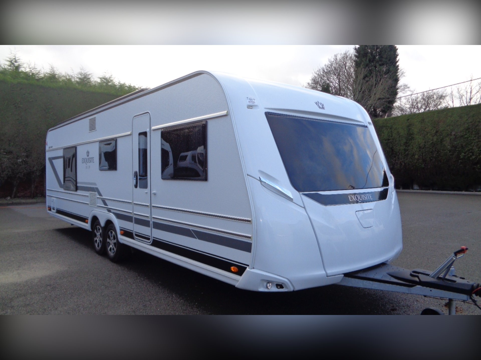 2023 LMC 685 VIP Exquisit 5-Berth Caravan with Transverse Island Bed