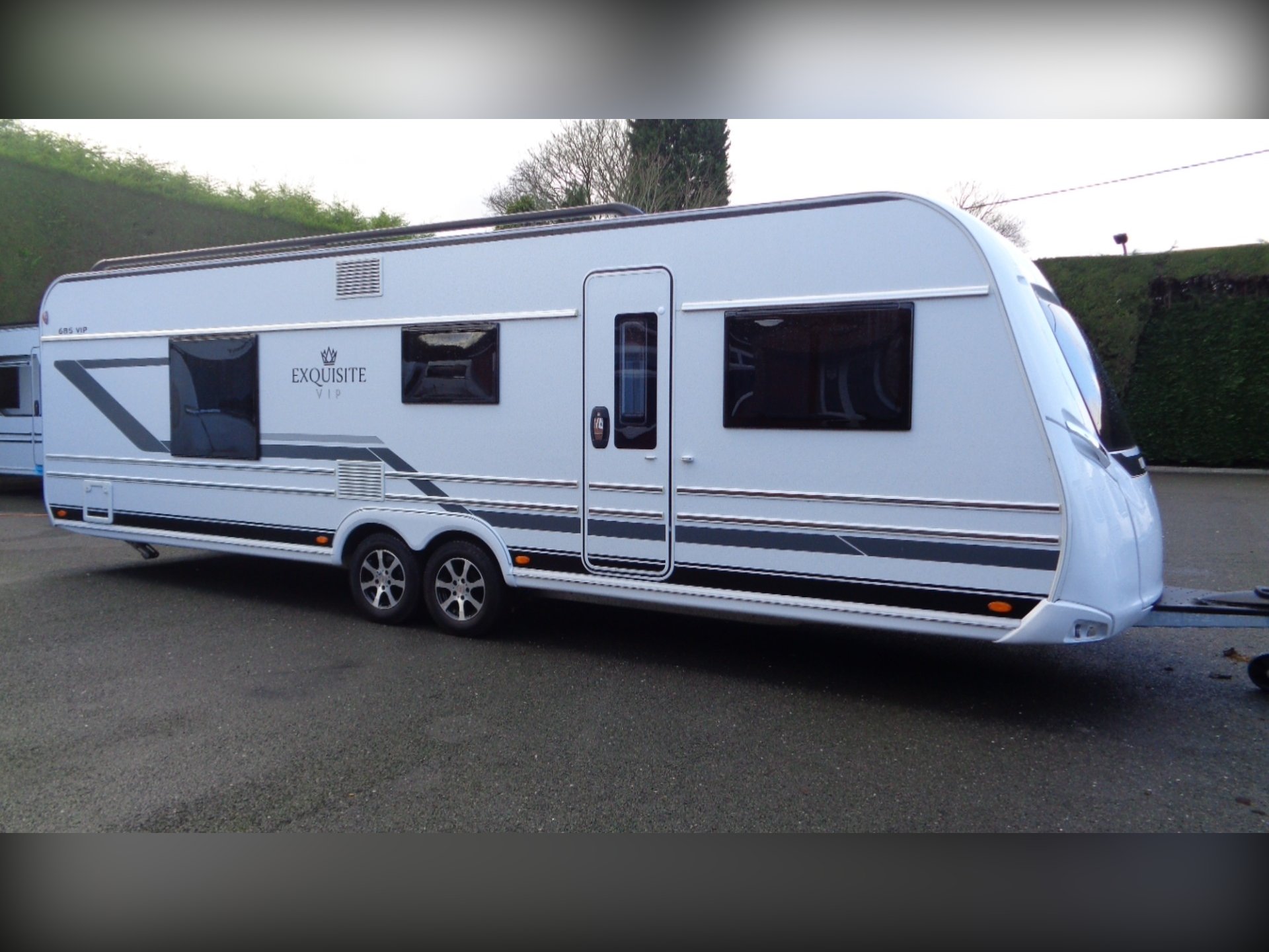 2023 LMC 685 VIP Exquisit 5-Berth Caravan with Transverse Island Bed