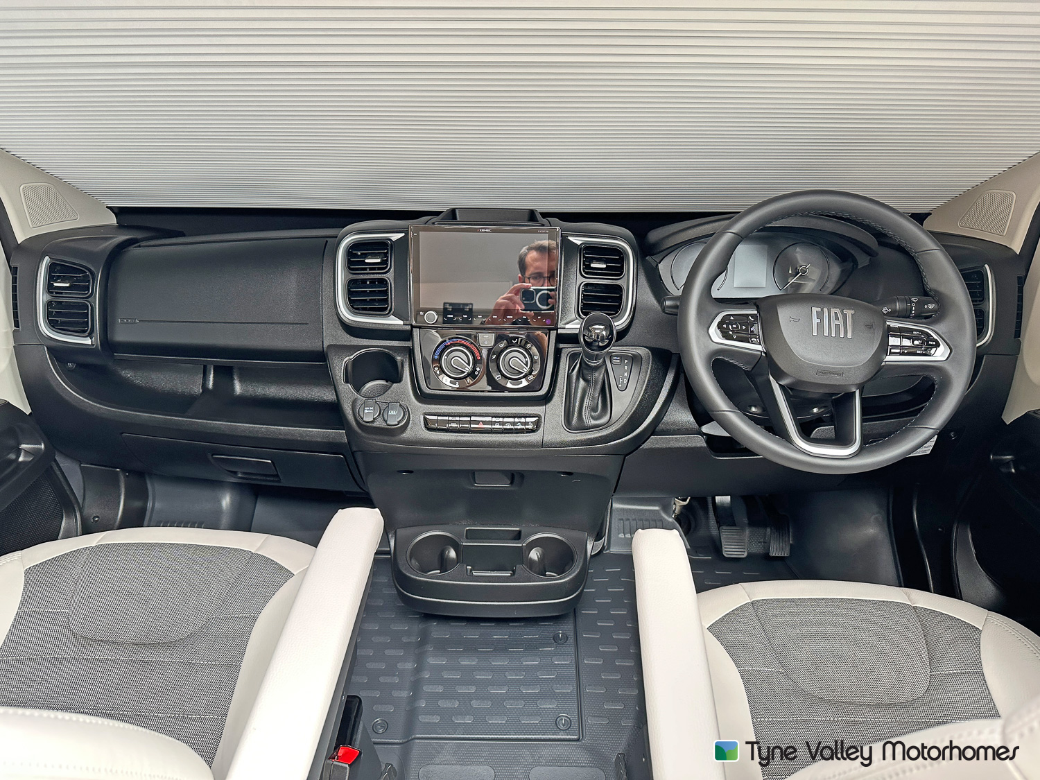 Adria 60Y Twin 640 SGX
