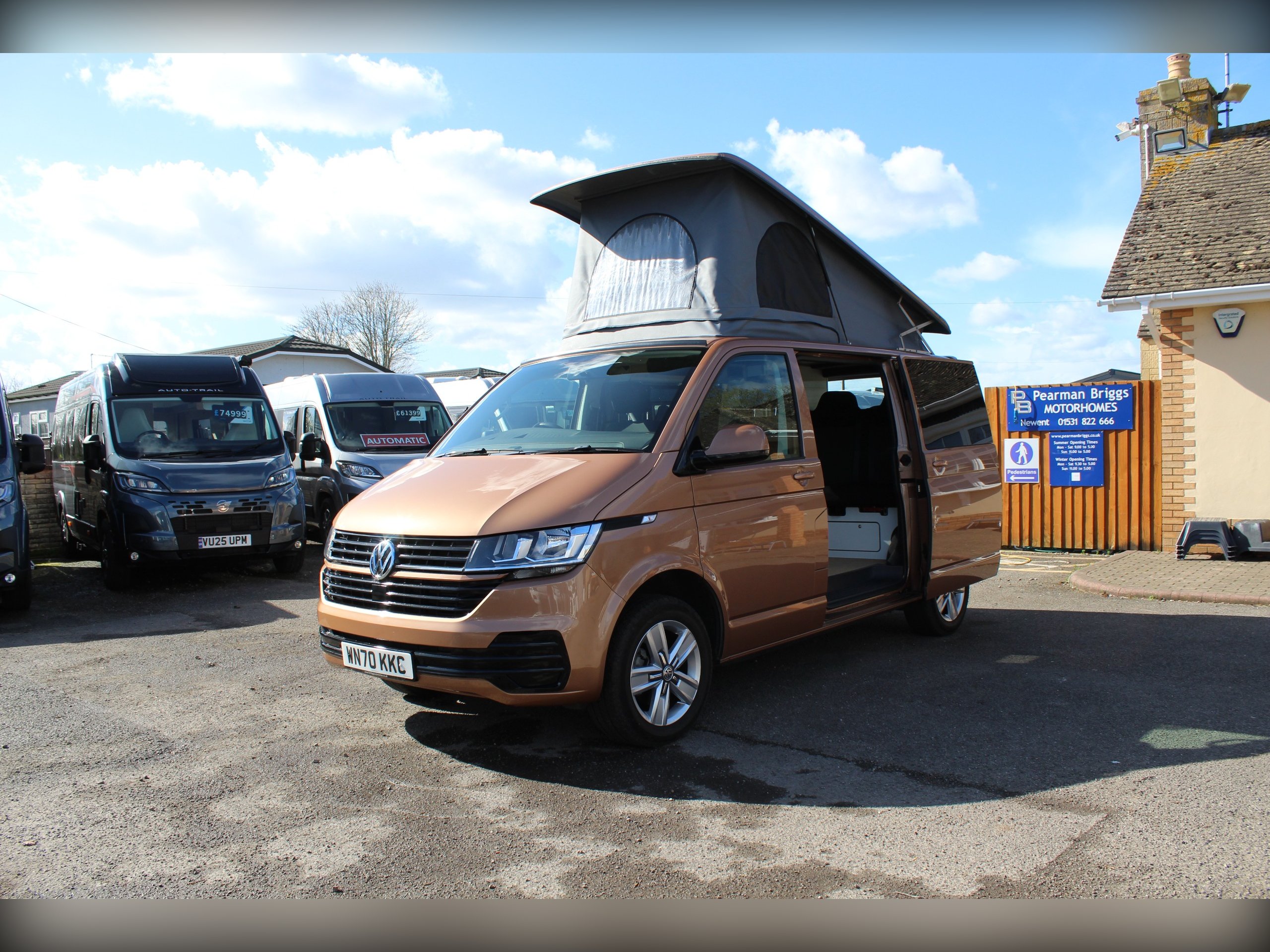 2020 Volkswagen Transporter solar + vitron lithium battery