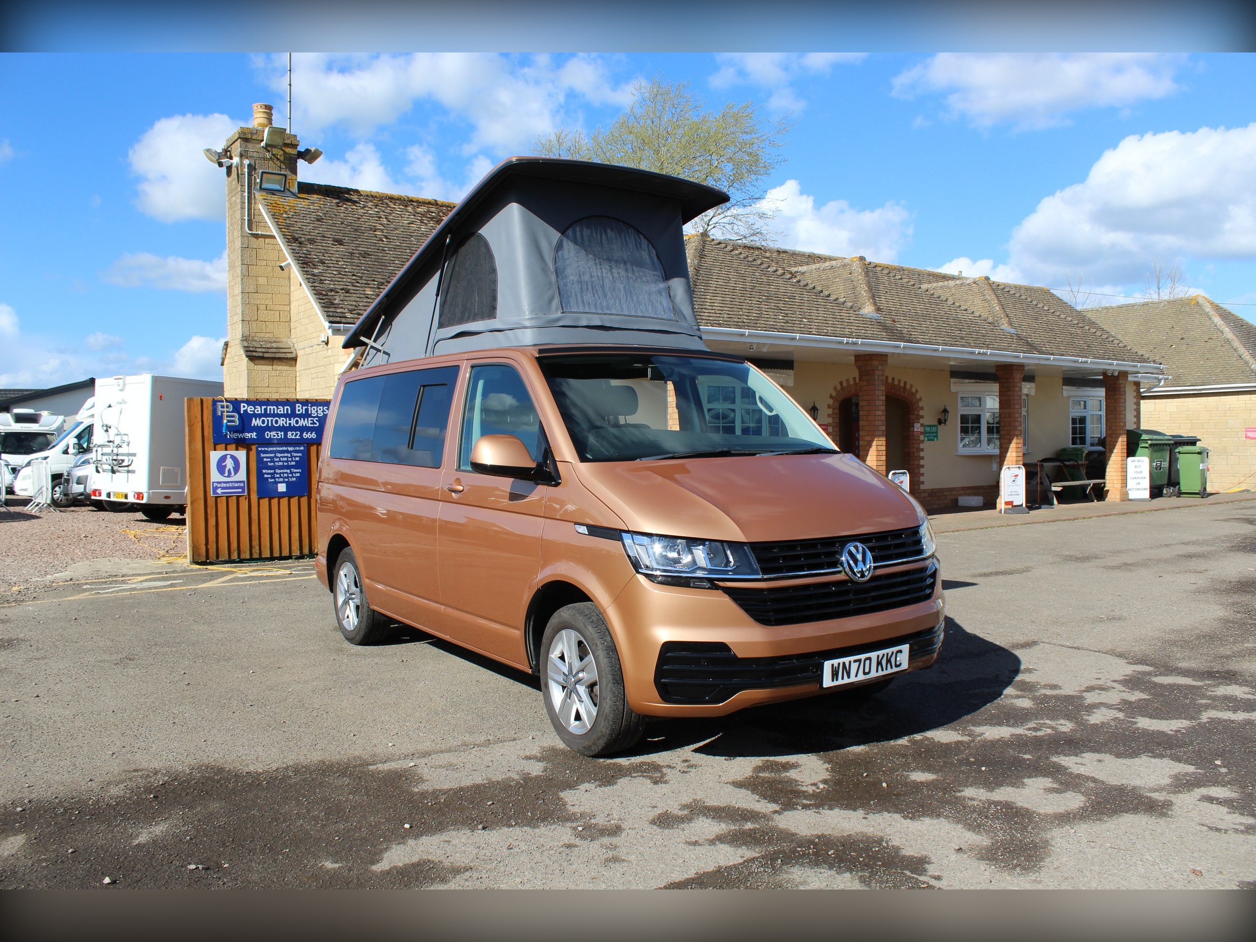 2020 Volkswagen Transporter solar + vitron lithium battery