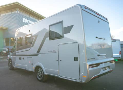 Adria Matrix Supreme 670 SC 180BHP Auto