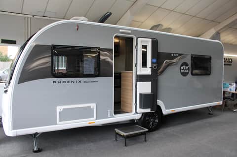 Bailey Phoenix Black 640