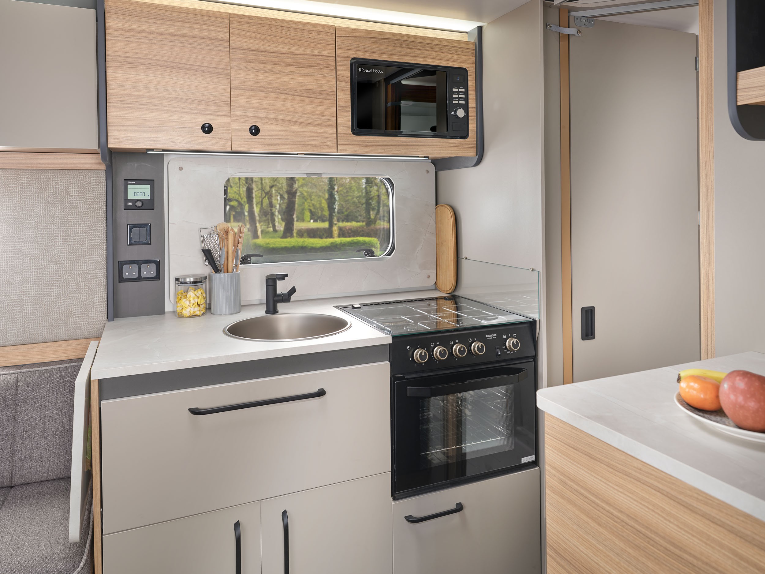 Bailey Phoenix Black 640