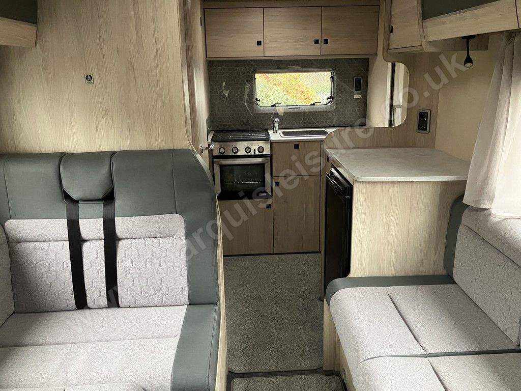 AUTOTRAIL EXPEDITION C63