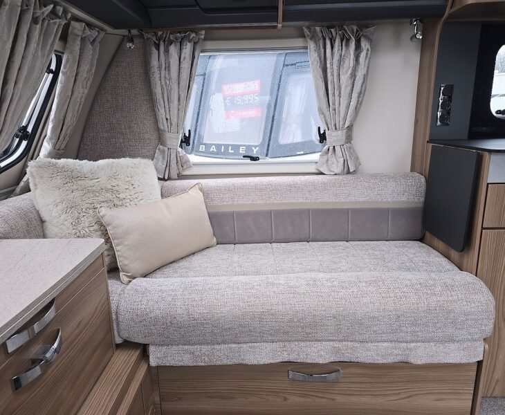 Swift Elegance Grande 835