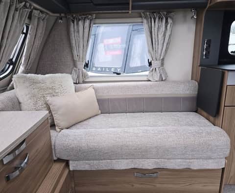 Swift Elegance Grande 835