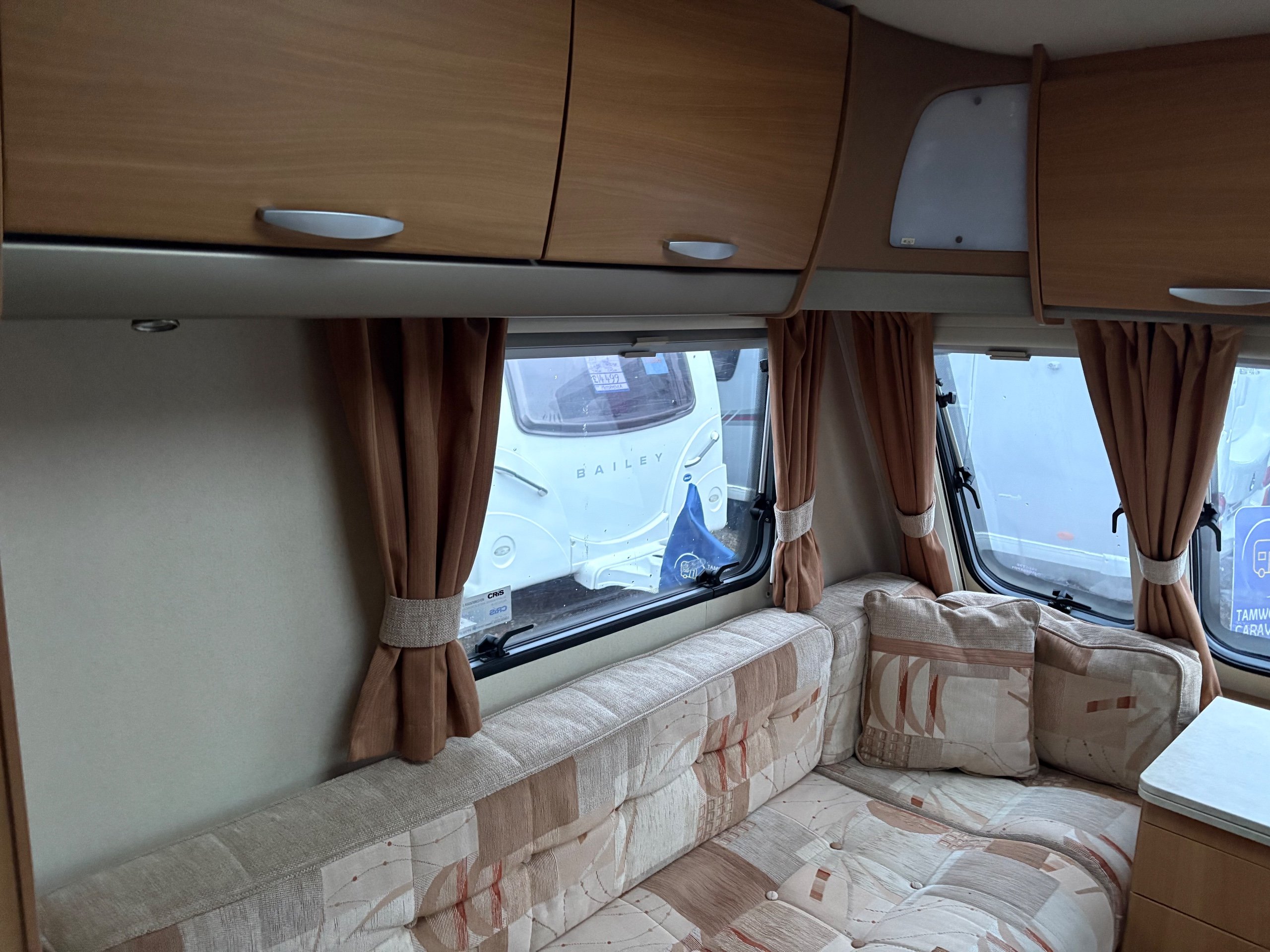 2010 Swift Charisma 230 - Lightweight 2-Berth Caravan with End Washroom