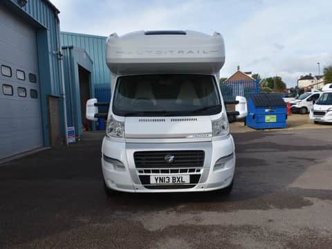 Auto-Trail Tracker FB French Bed
