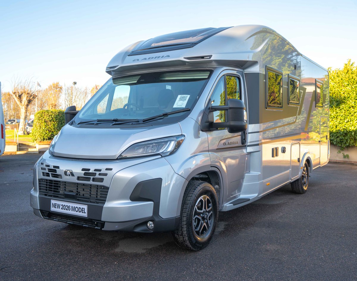 Adria Matrix Supreme 670 SC 140BHP Auto