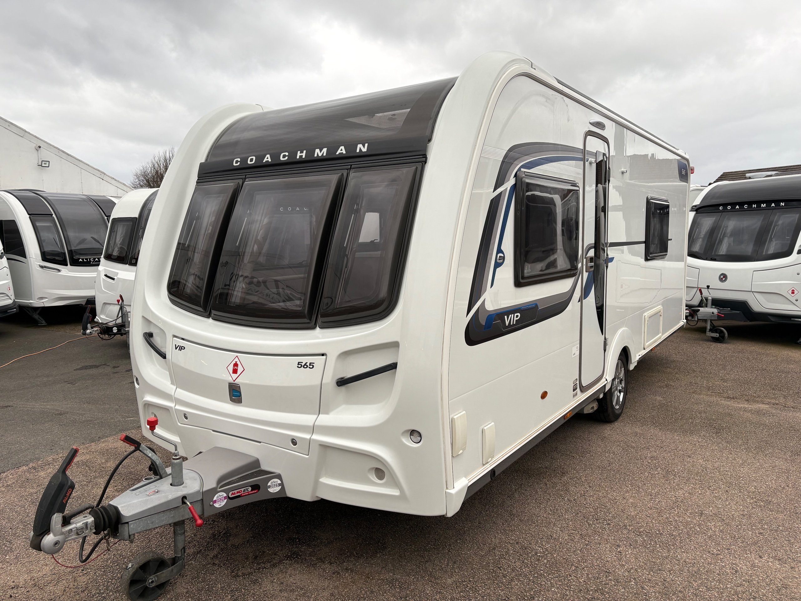 2016 Coachman VIP 565